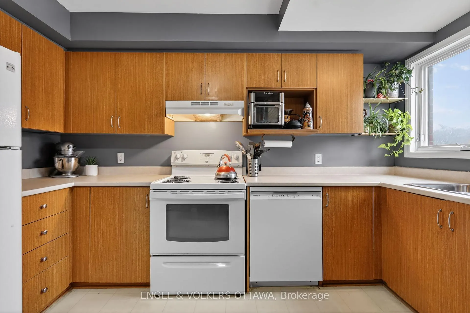 Photo 4 of 272 King Edward Avenue, Ottawa, Lower Town/Byward Market — HOMEH