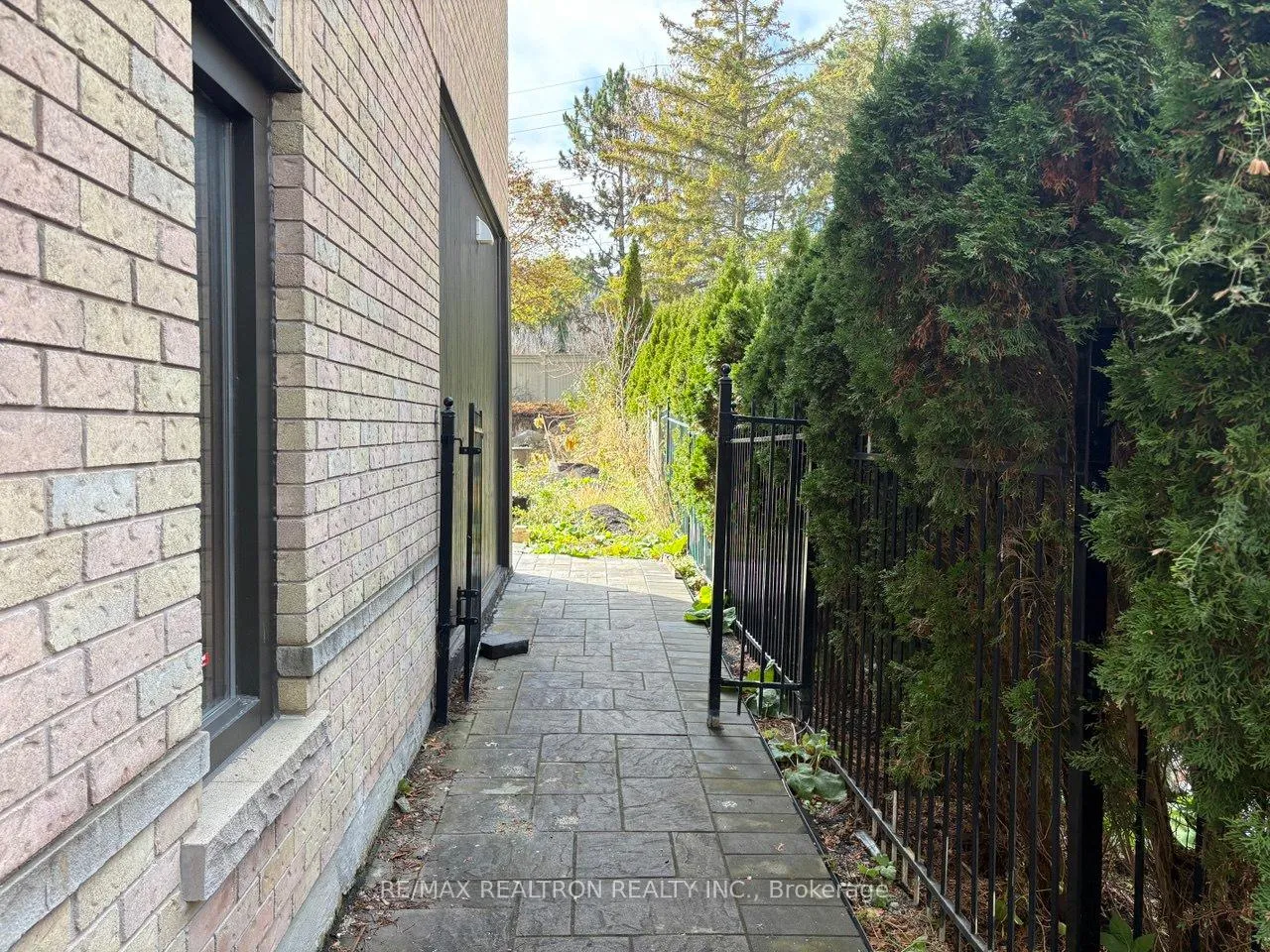 Photo 2 of Unit Unit One, 206 Corner Ridge Road, Aurora, Aurora Highlands — HOMEH