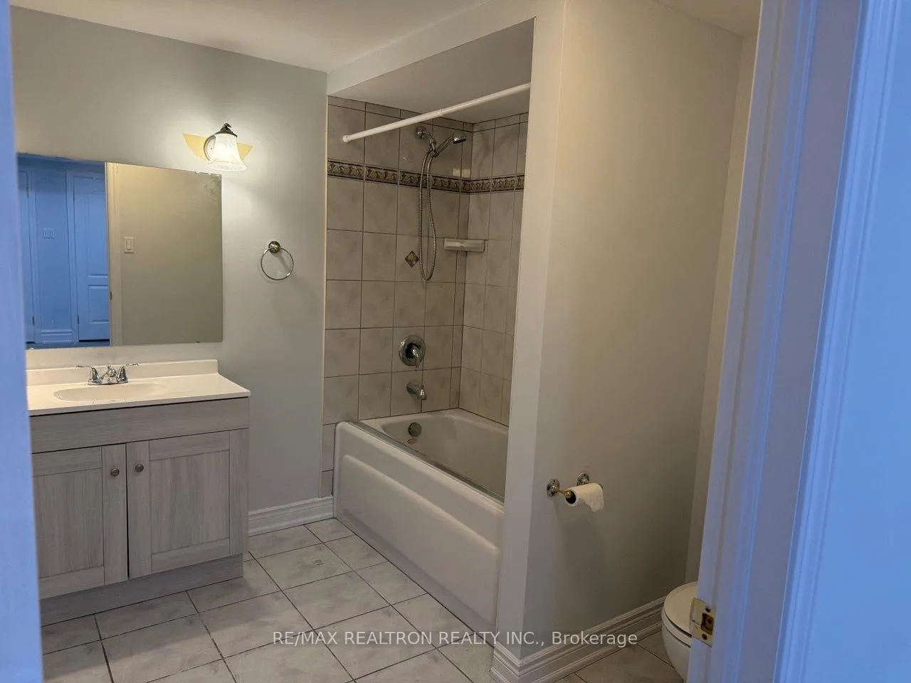Photo 13 of Unit Unit One, 206 Corner Ridge Road, Aurora, Aurora Highlands — HOMEH