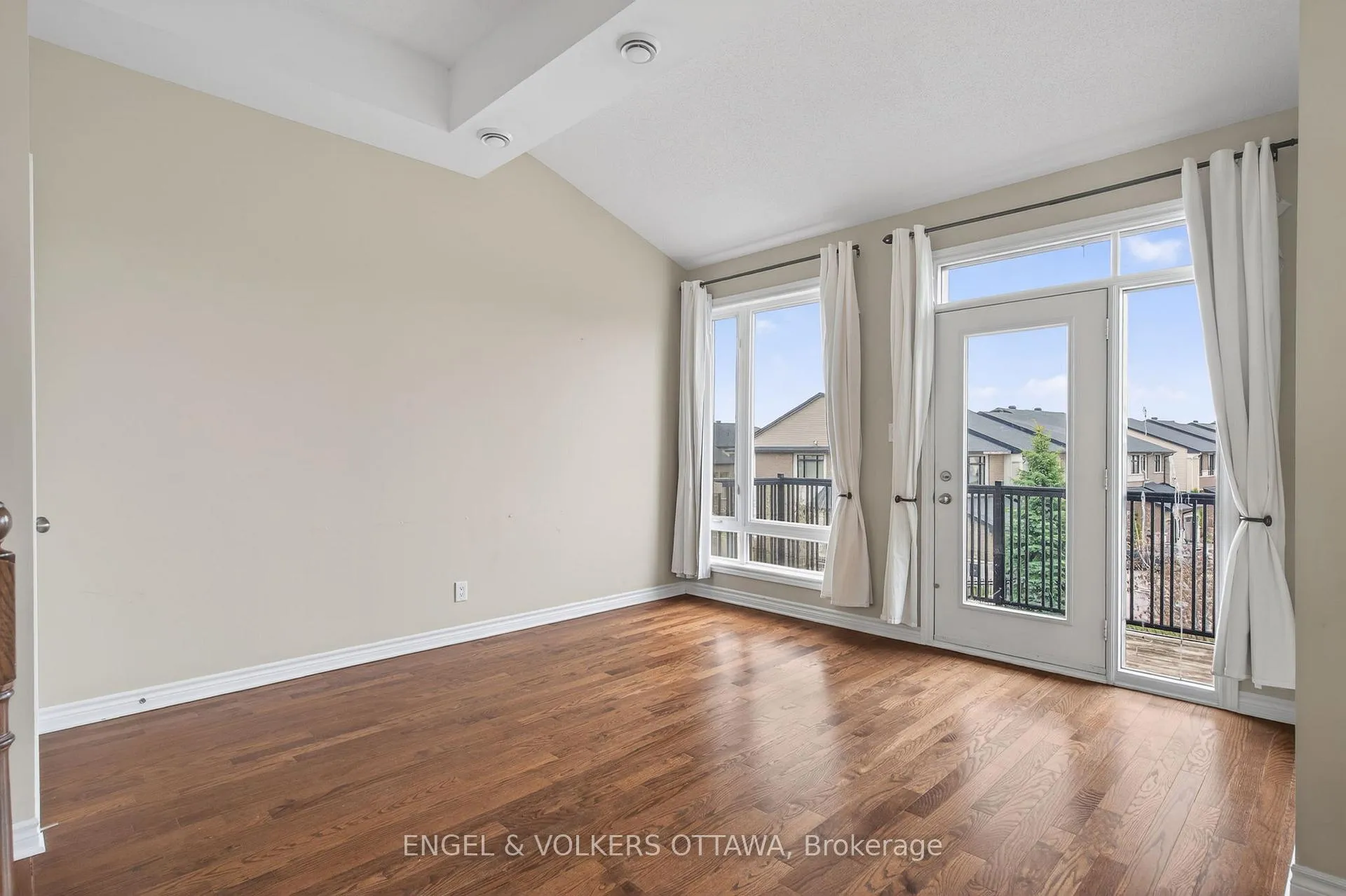 Photo 9 of Unit 52, 119 Poplin Street, Ottawa, Riverside South/Gloucester Glen — HOMEH