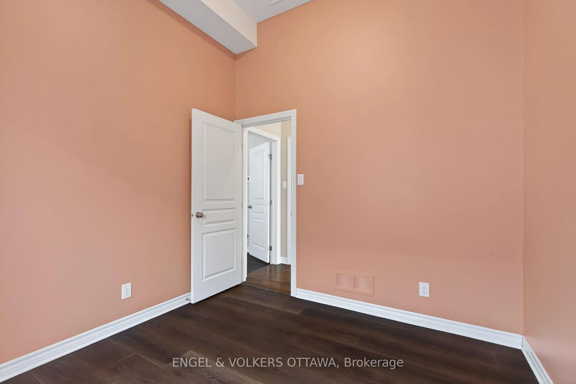 Photo 23 of Unit 52, 119 Poplin Street, Ottawa, Riverside South/Gloucester Glen — HOMEH