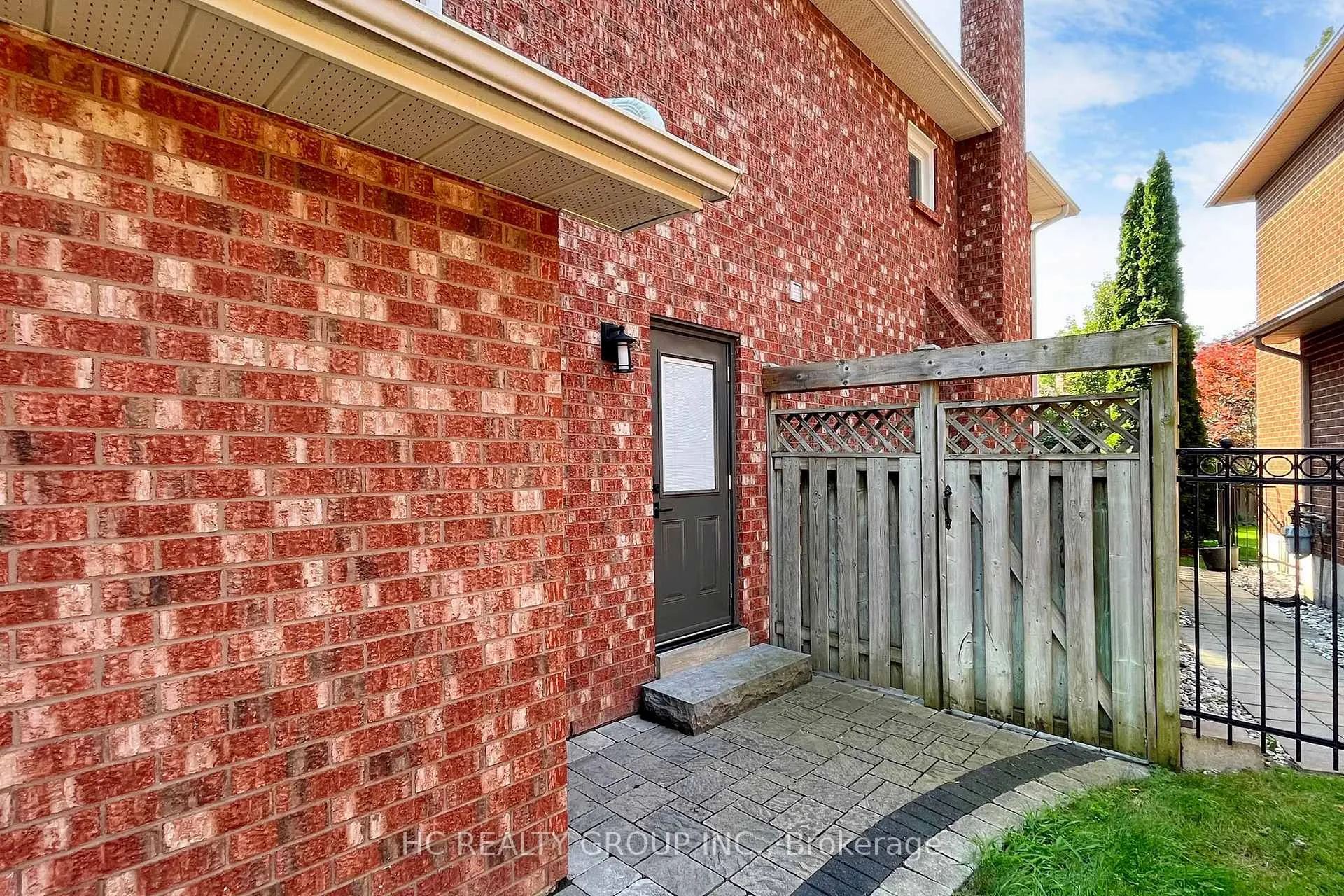 Photo 40 of 883 Darwin Drive, Pickering, Liverpool — HOMEH