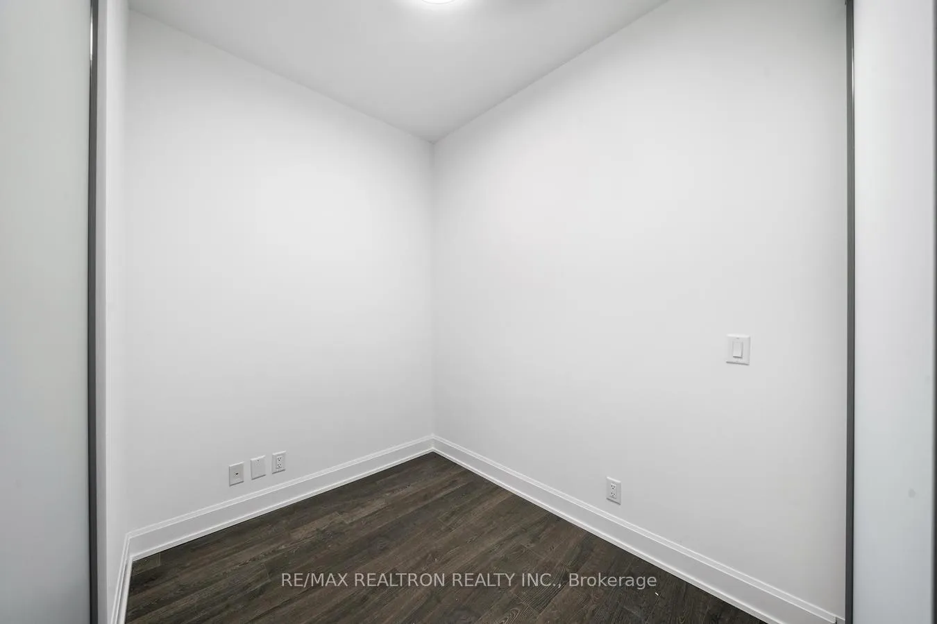 Photo 10 of Unit 815, 12 Gandhi Lane, Markham, Commerce Valley — HOMEH
