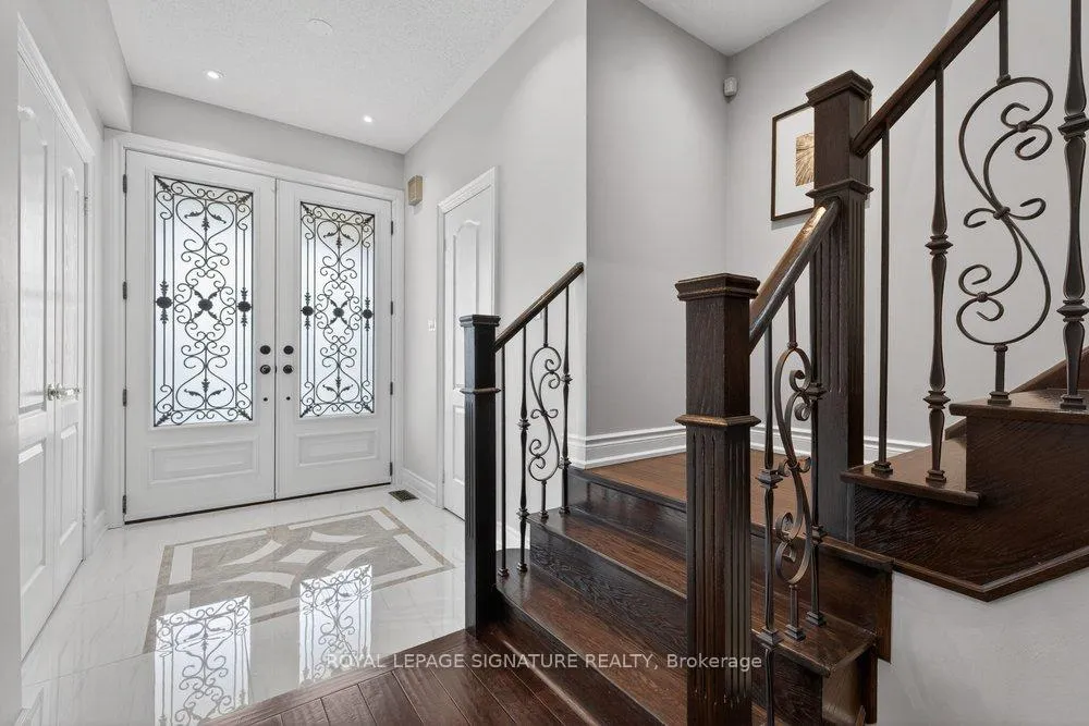 Photo 3 of 8 Ashcreek Drive, Brampton, Credit Valley — HOMEH