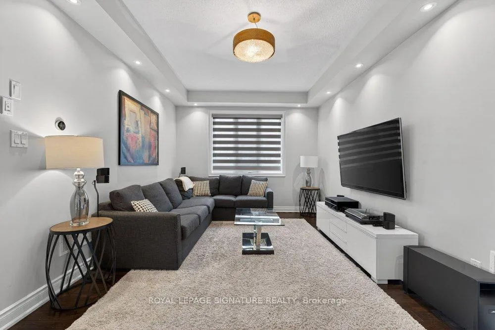 Photo 5 of 8 Ashcreek Drive, Brampton, Credit Valley — HOMEH