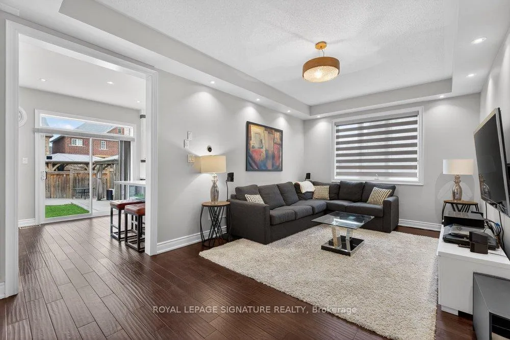 Photo 6 of 8 Ashcreek Drive, Brampton, Credit Valley — HOMEH