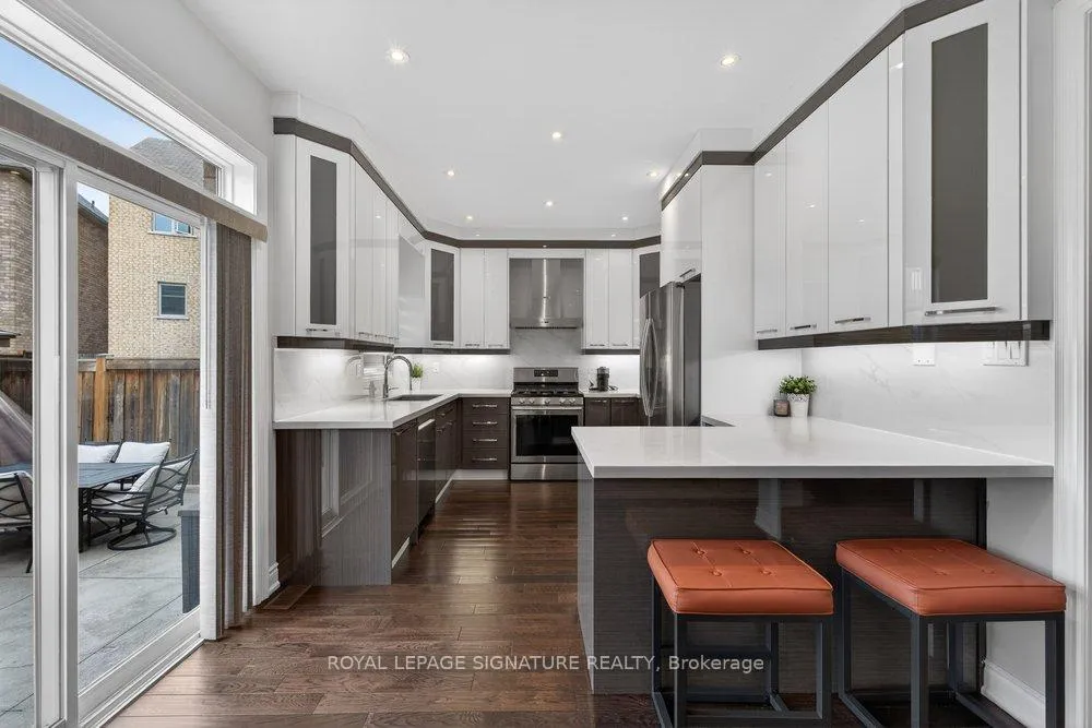 Photo 9 of 8 Ashcreek Drive, Brampton, Credit Valley — HOMEH