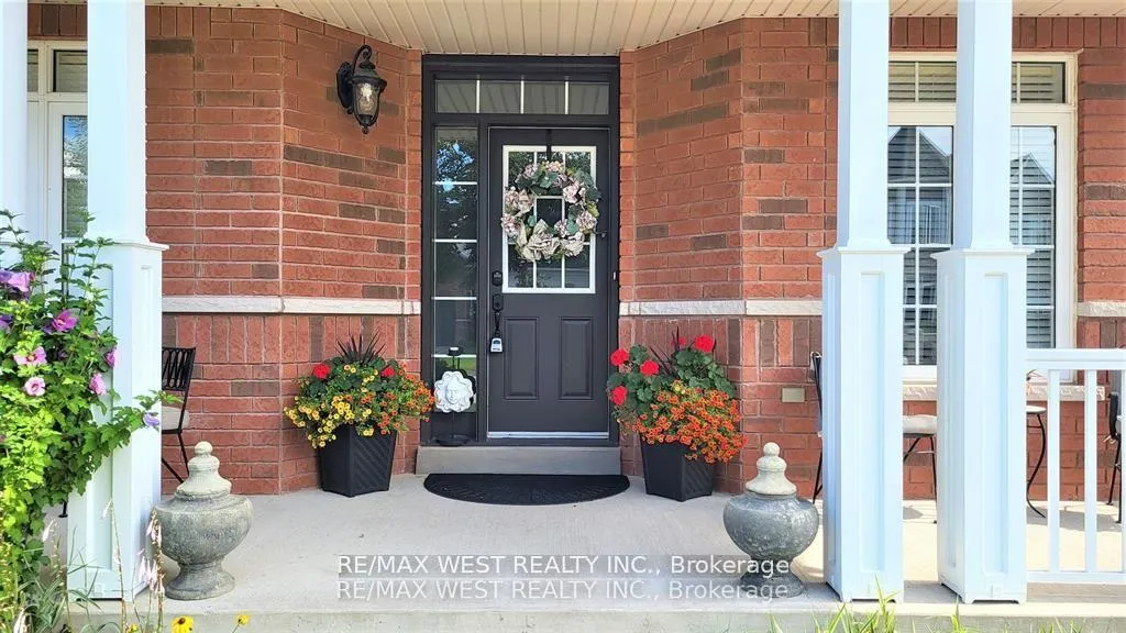 Photo 4 of 118 Succession Crescent, Barrie, Innis-Shore — HOMEH