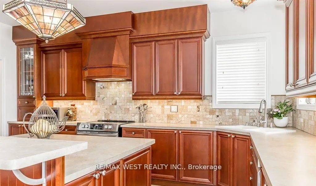 Photo 9 of 118 Succession Crescent, Barrie, Innis-Shore — HOMEH