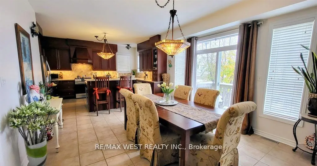 Photo 11 of 118 Succession Crescent, Barrie, Innis-Shore — HOMEH