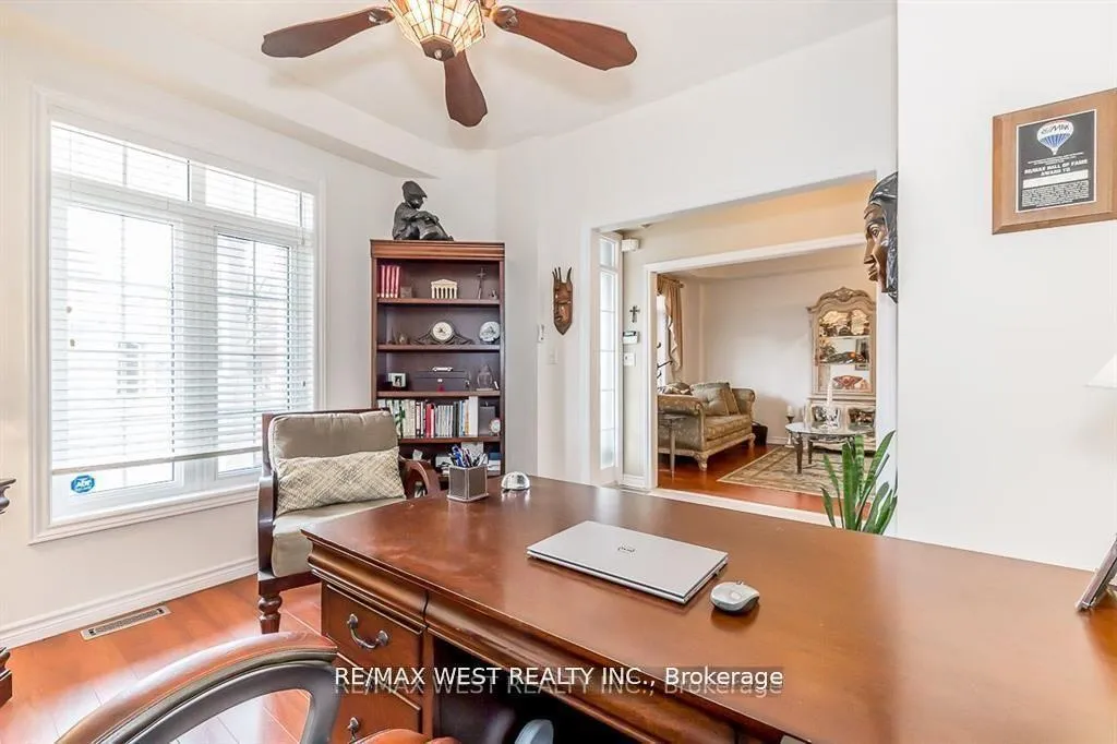 Photo 17 of 118 Succession Crescent, Barrie, Innis-Shore — HOMEH