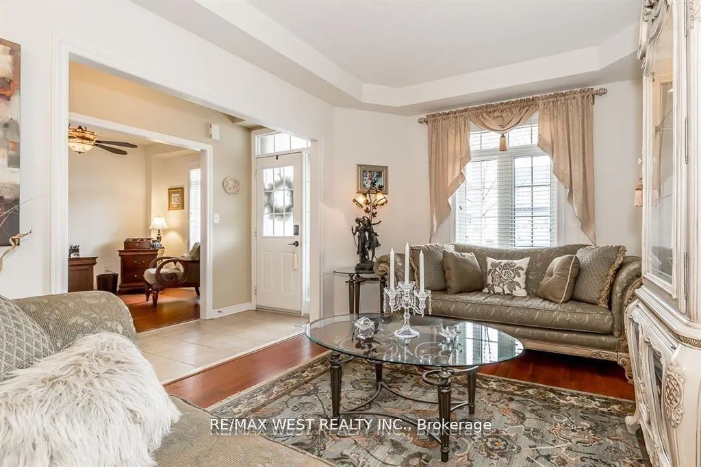 Photo 22 of 118 Succession Crescent, Barrie, Innis-Shore — HOMEH