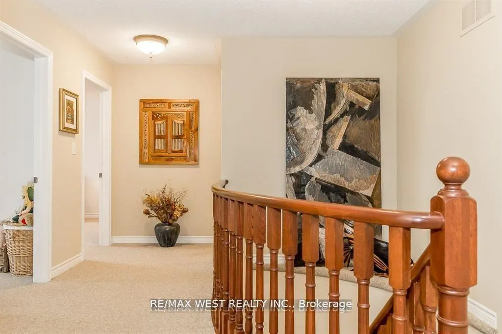 Photo 24 of 118 Succession Crescent, Barrie, Innis-Shore — HOMEH
