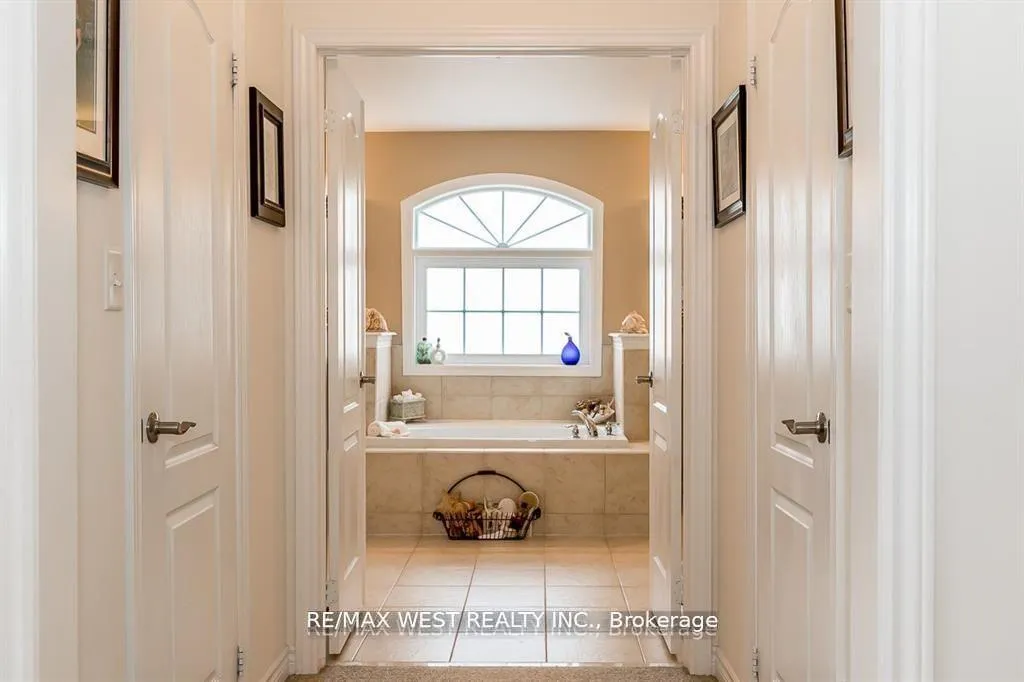 Photo 29 of 118 Succession Crescent, Barrie, Innis-Shore — HOMEH