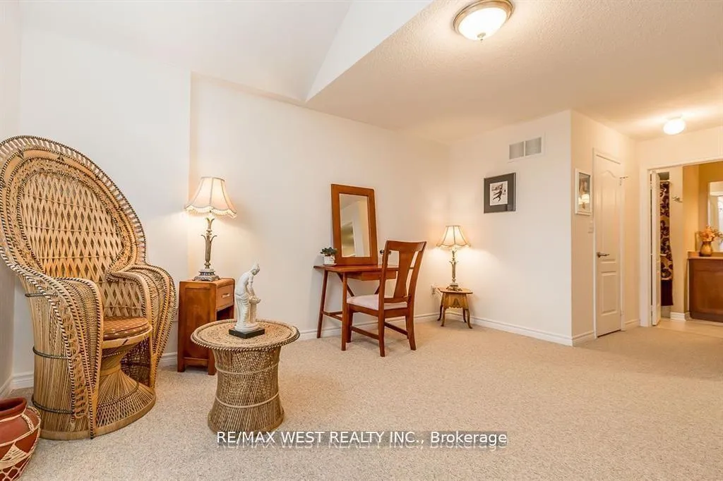 Photo 36 of 118 Succession Crescent, Barrie, Innis-Shore — HOMEH