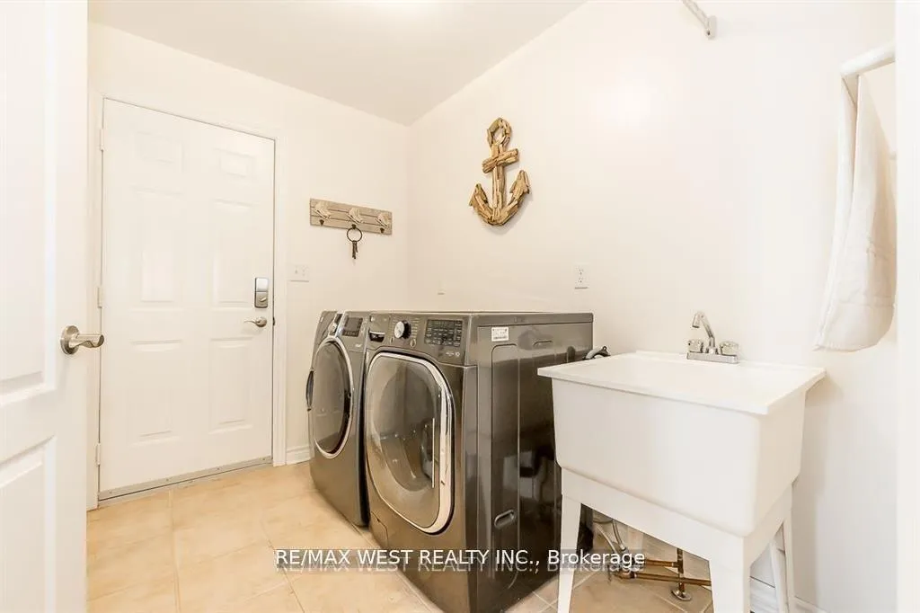 Photo 41 of 118 Succession Crescent, Barrie, Innis-Shore — HOMEH