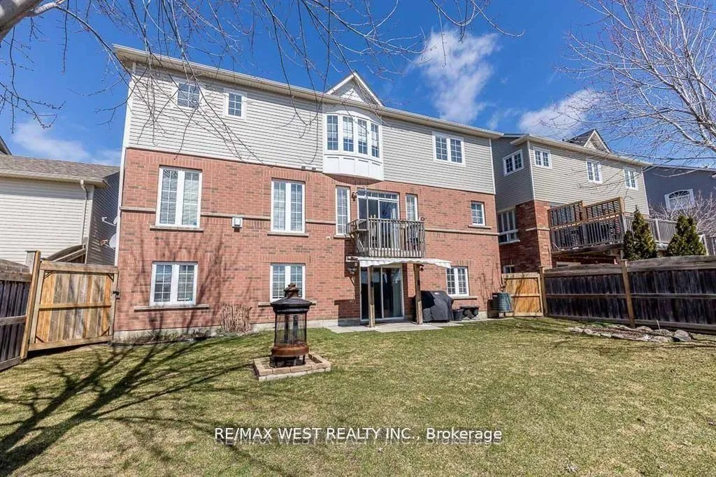 Photo 45 of 118 Succession Crescent, Barrie, Innis-Shore — HOMEH