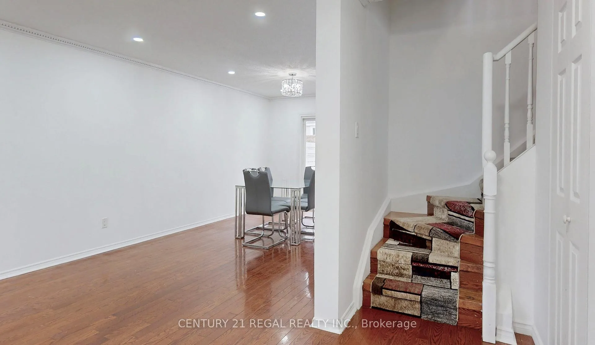 Photo 3 of 26 Angus Drive, Ajax, Central — HOMEH