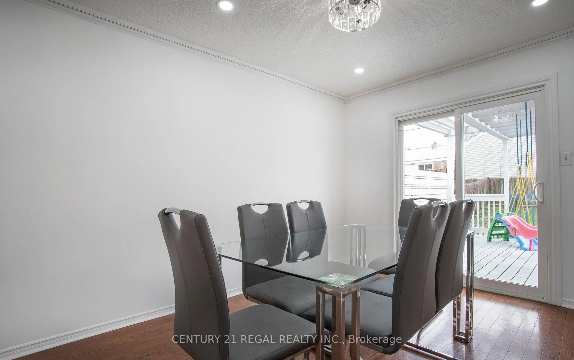 Photo 9 of 26 Angus Drive, Ajax, Central — HOMEH
