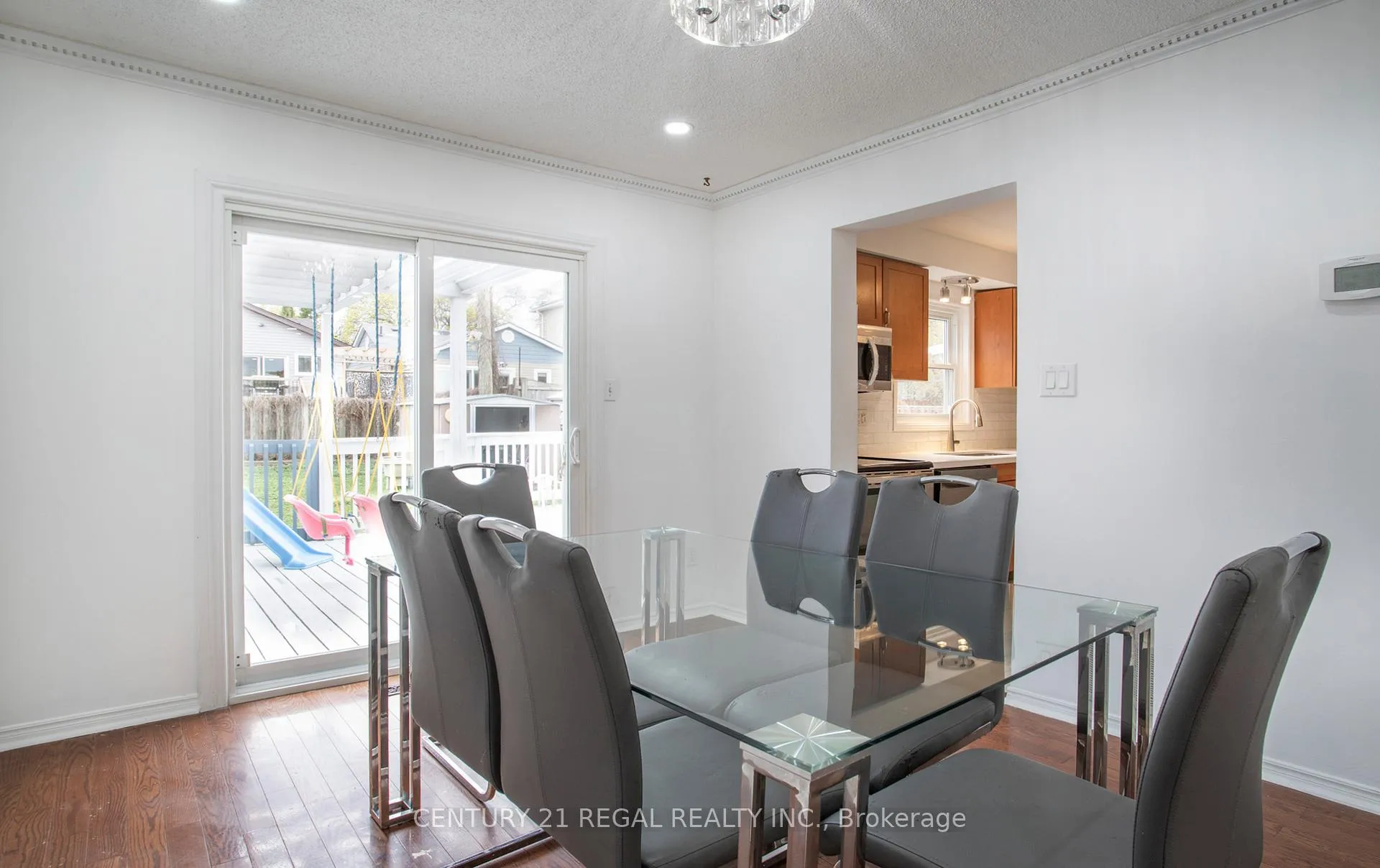 Photo 11 of 26 Angus Drive, Ajax, Central — HOMEH