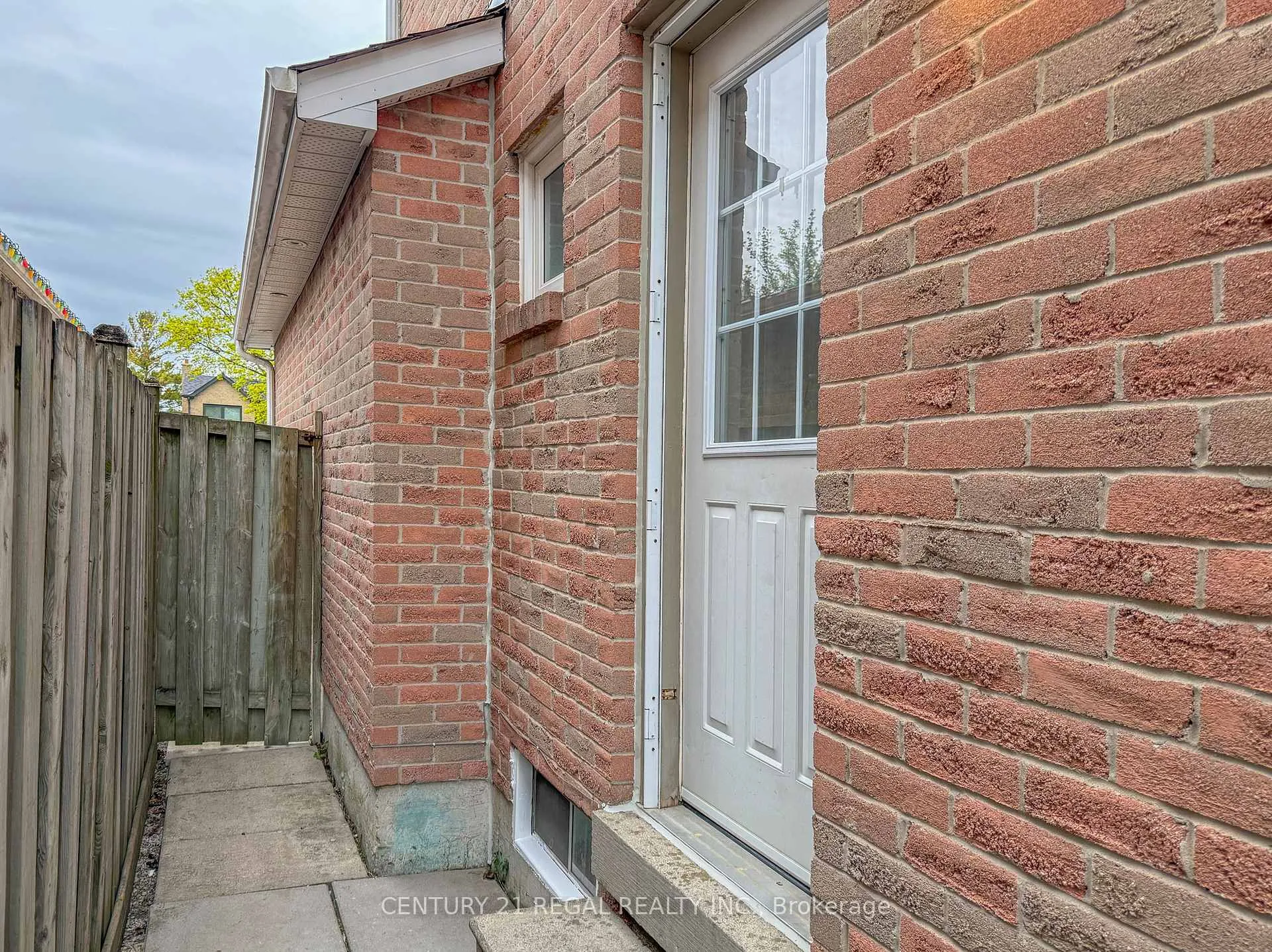 Photo 30 of 26 Angus Drive, Ajax, Central — HOMEH