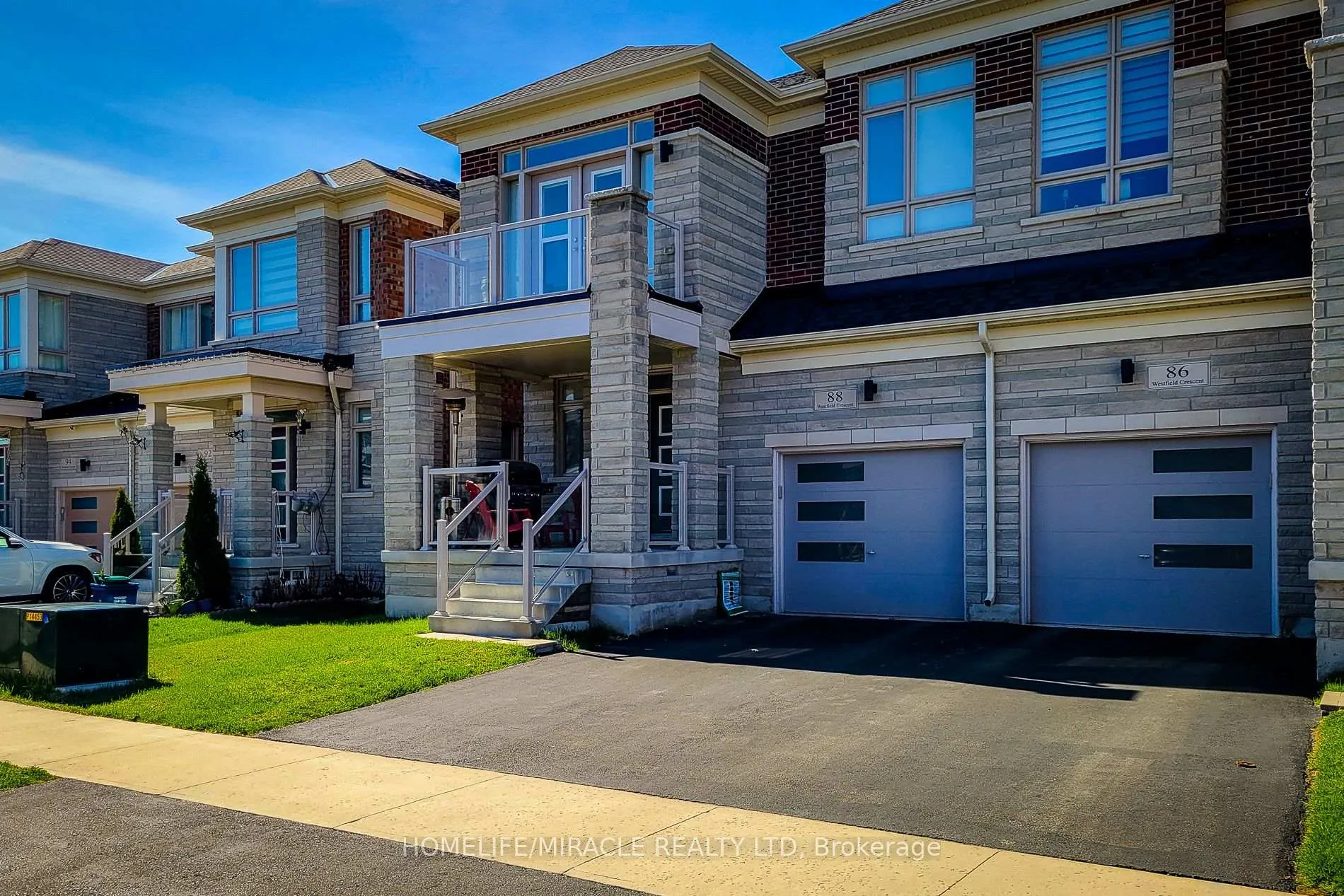 Photo 2 of 88 Westfield Crescent, Hamilton, Waterdown — HOMEH