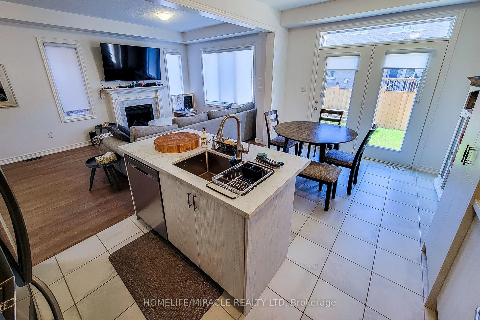 Photo 13 of 88 Westfield Crescent, Hamilton, Waterdown — HOMEH