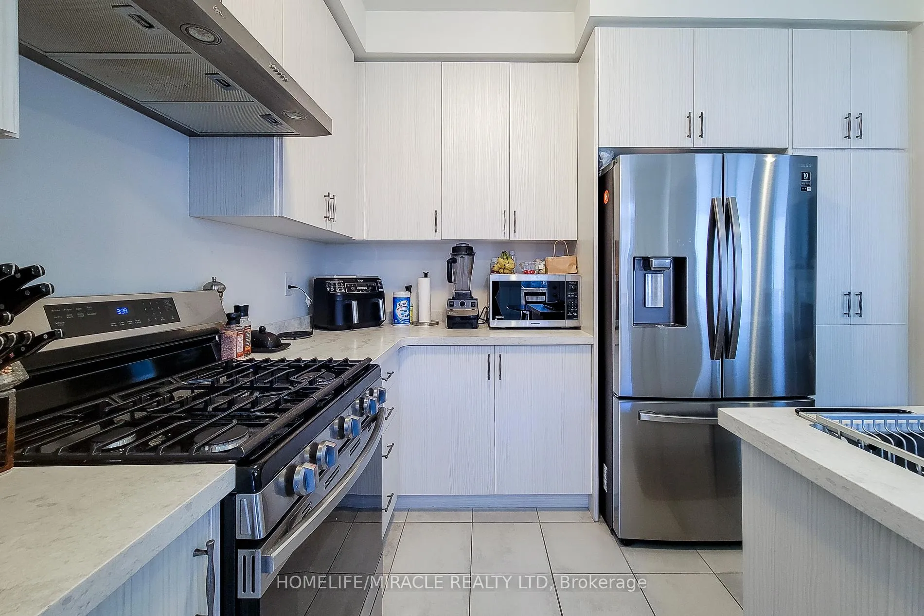 Photo 17 of 88 Westfield Crescent, Hamilton, Waterdown — HOMEH