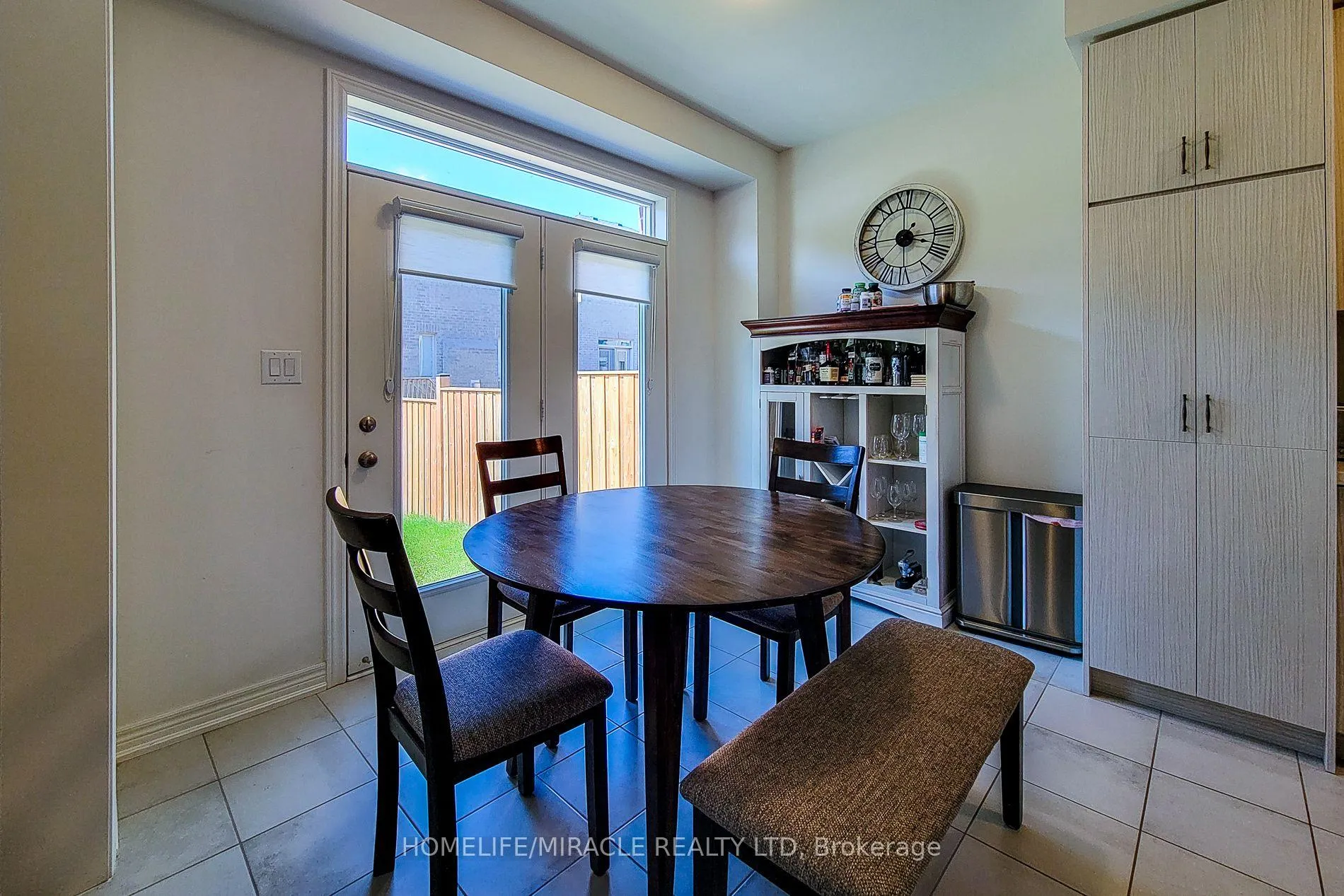 Photo 19 of 88 Westfield Crescent, Hamilton, Waterdown — HOMEH