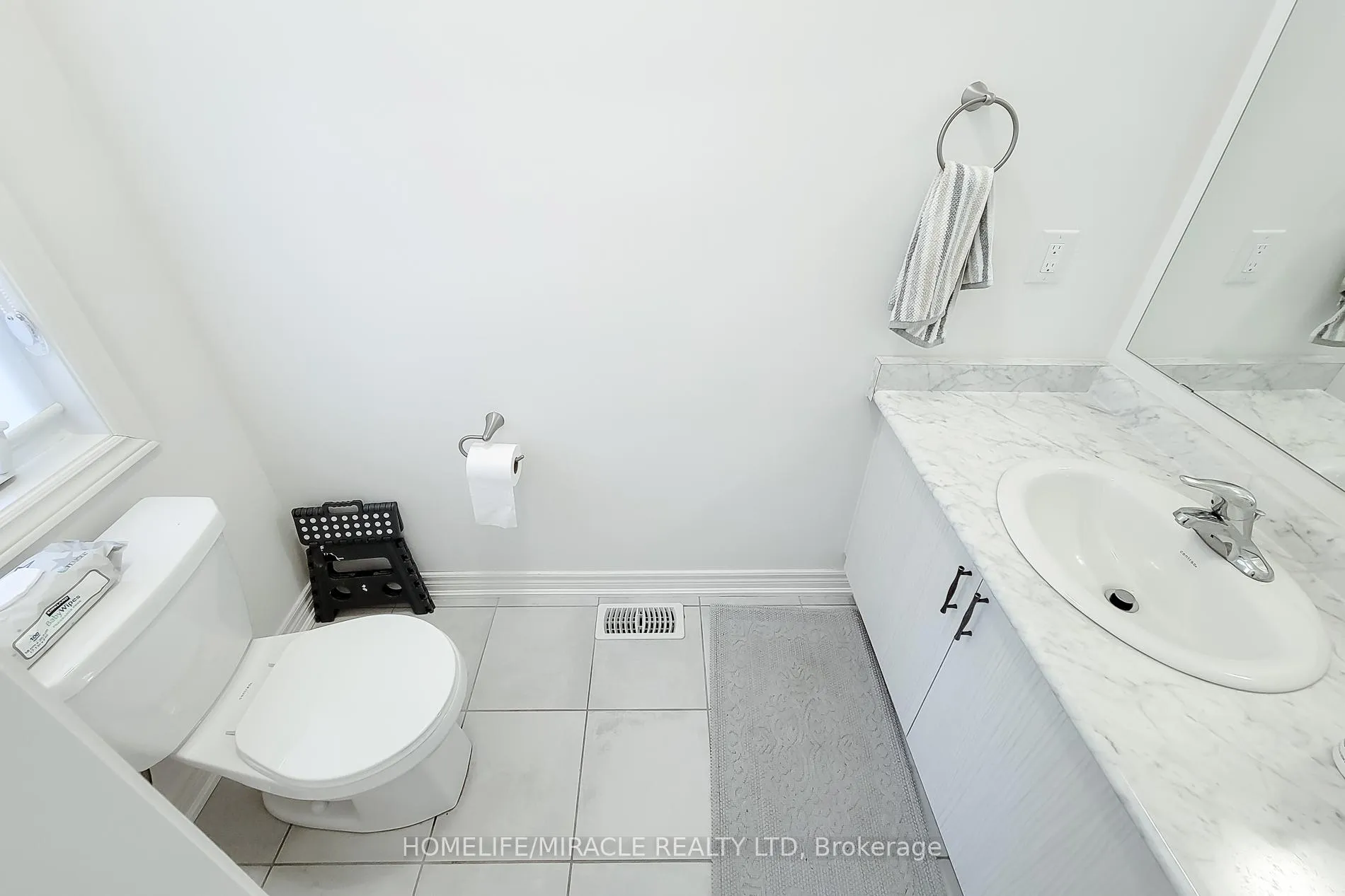 Photo 21 of 88 Westfield Crescent, Hamilton, Waterdown — HOMEH