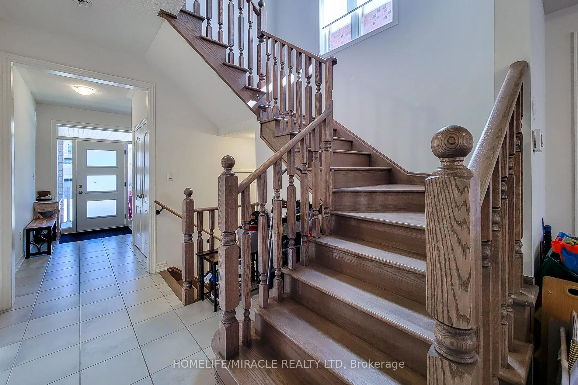 Photo 23 of 88 Westfield Crescent, Hamilton, Waterdown — HOMEH