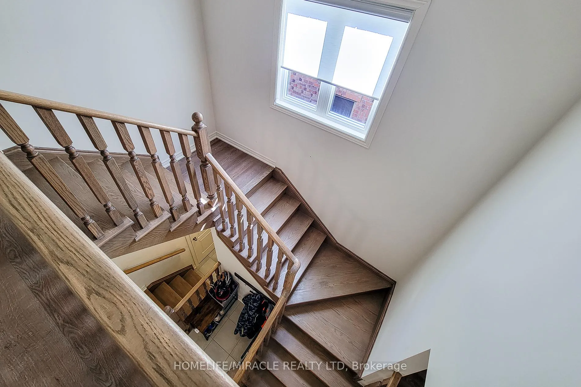 Photo 42 of 88 Westfield Crescent, Hamilton, Waterdown — HOMEH