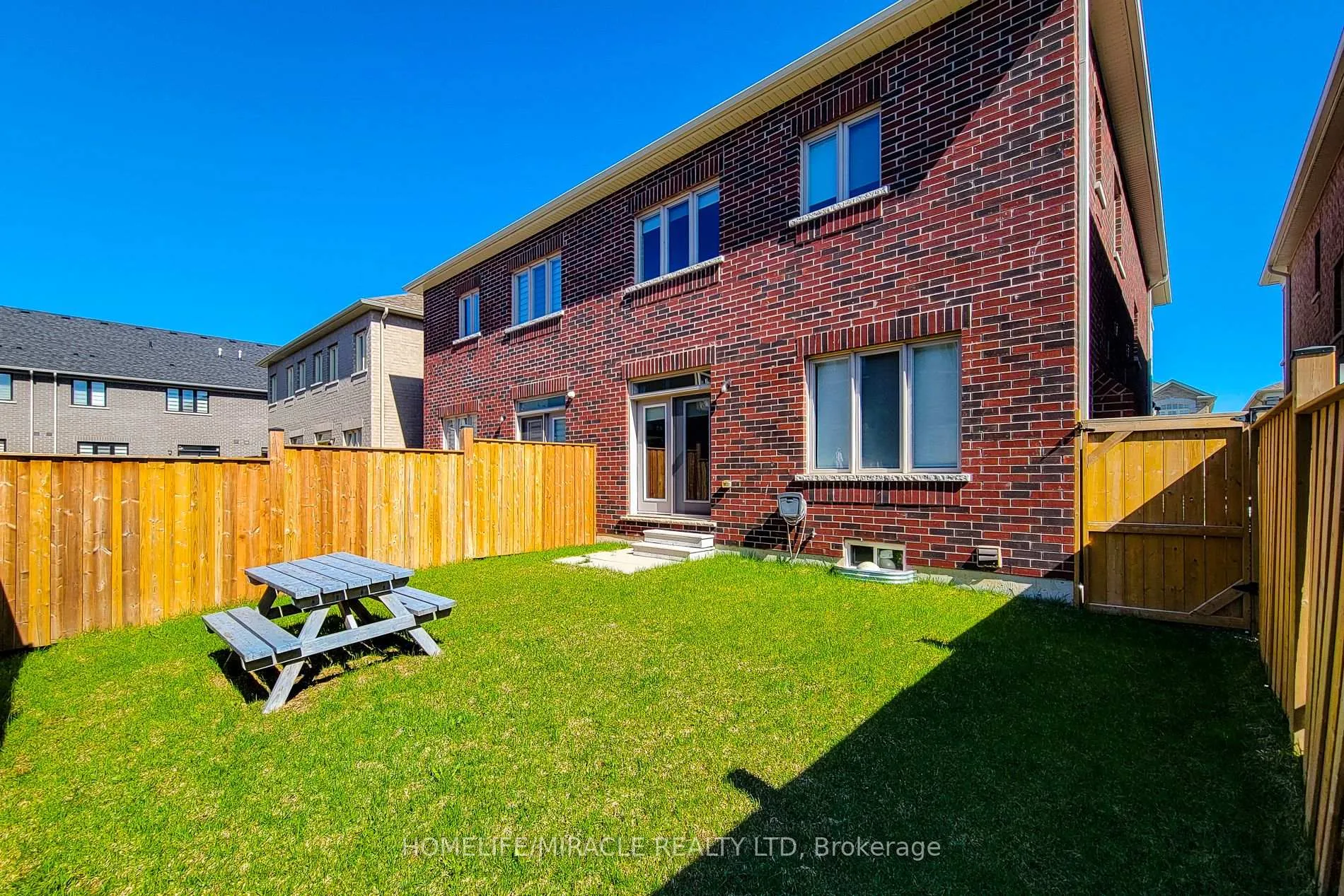 Photo 47 of 88 Westfield Crescent, Hamilton, Waterdown — HOMEH