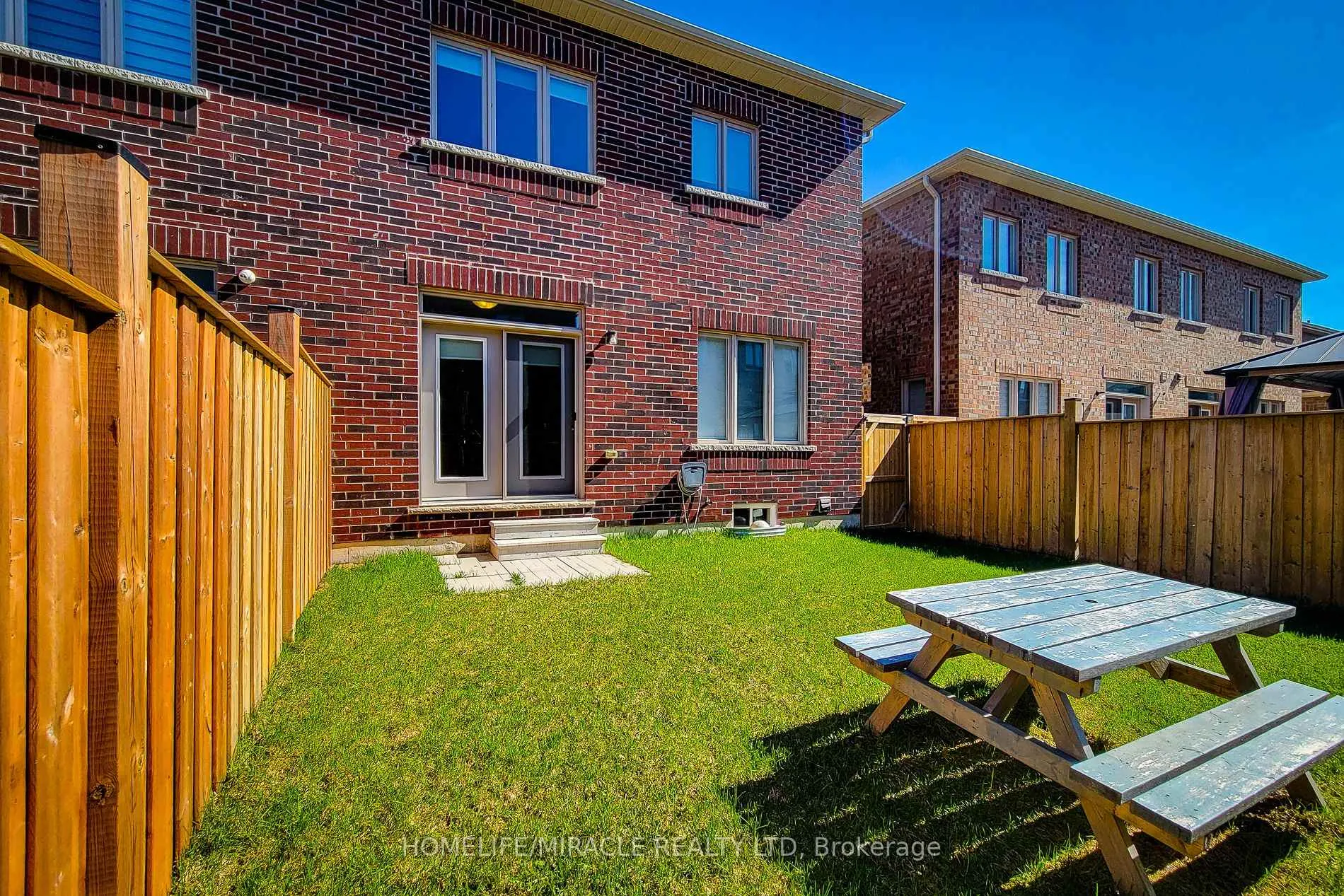 Photo 48 of 88 Westfield Crescent, Hamilton, Waterdown — HOMEH