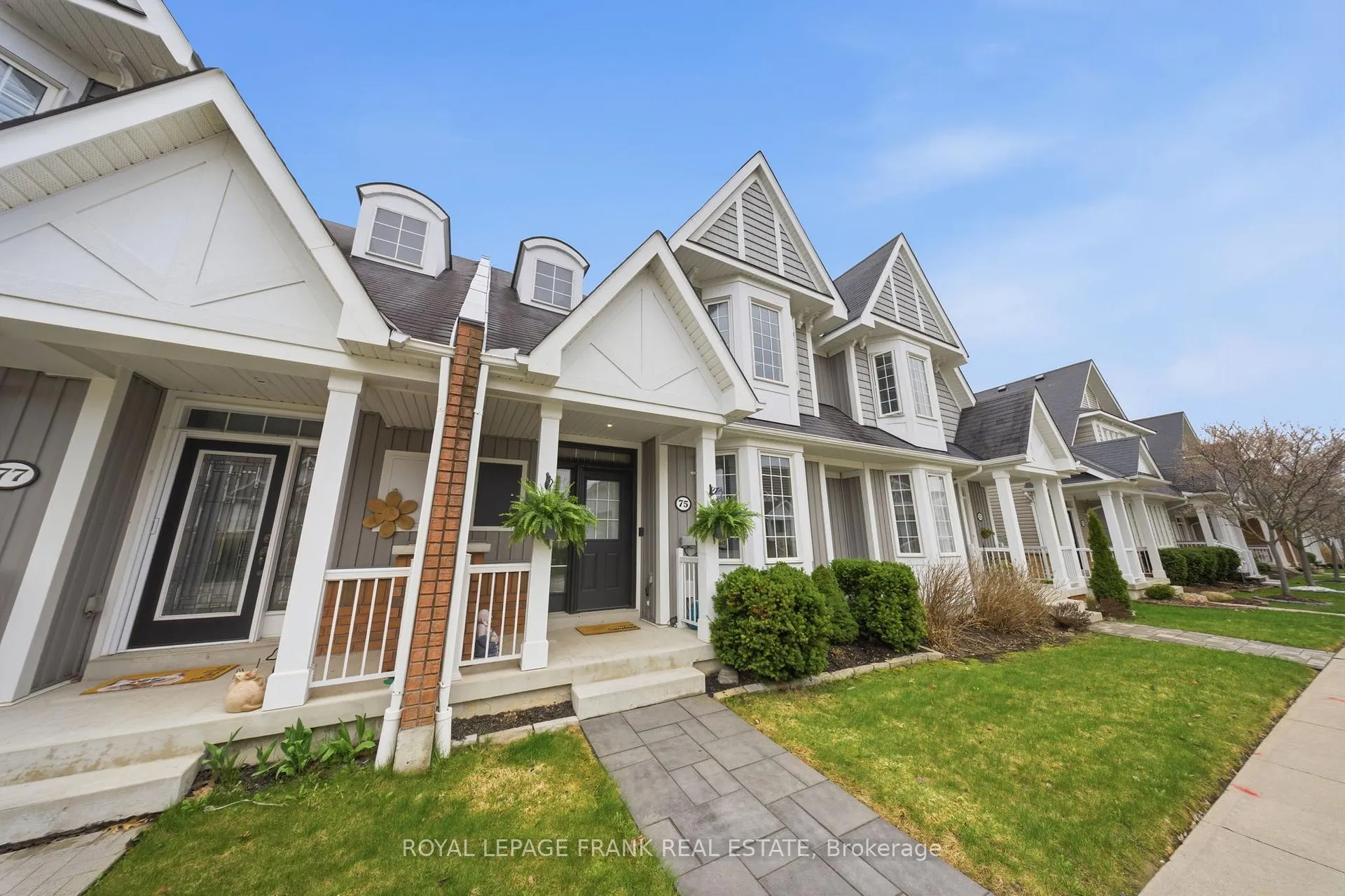 Photo 2 of Unit 39, 75 Vallance Way, Whitby, Brooklin — HOMEH