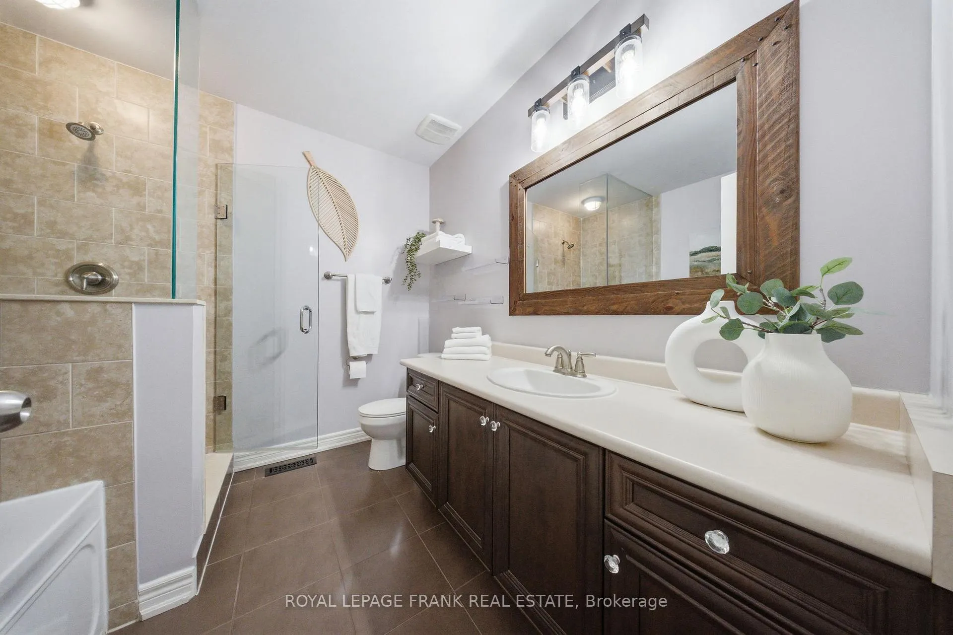 Photo 32 of Unit 39, 75 Vallance Way, Whitby, Brooklin — HOMEH