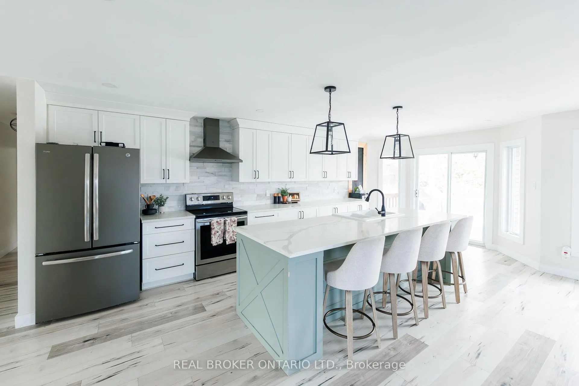 Photo 6 of 1391 Sutherland Drive, Ottawa, Manotick South to Roger Stevens — HOMEH