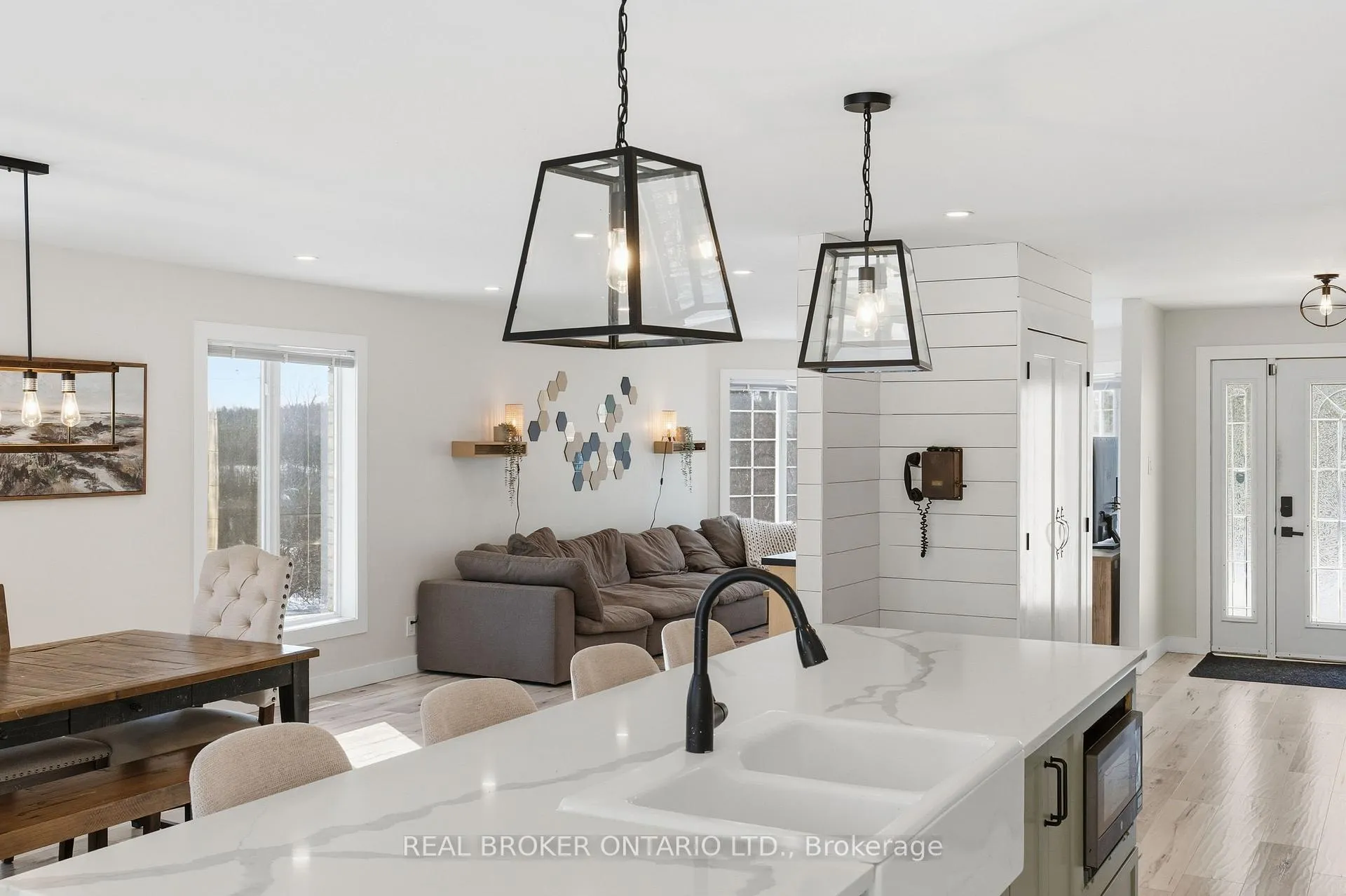 Photo 12 of 1391 Sutherland Drive, Ottawa, Manotick South to Roger Stevens — HOMEH