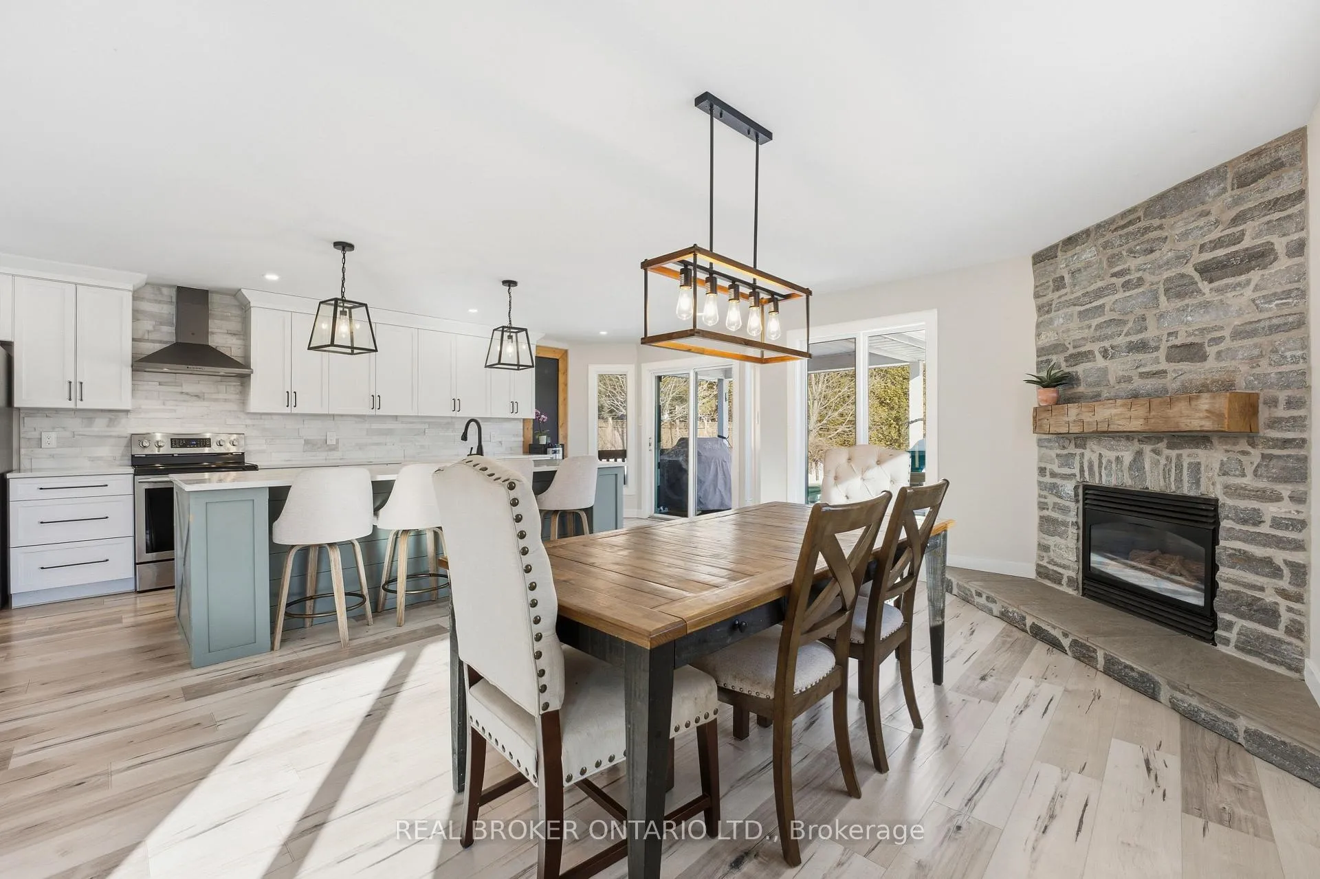 Photo 16 of 1391 Sutherland Drive, Ottawa, Manotick South to Roger Stevens — HOMEH