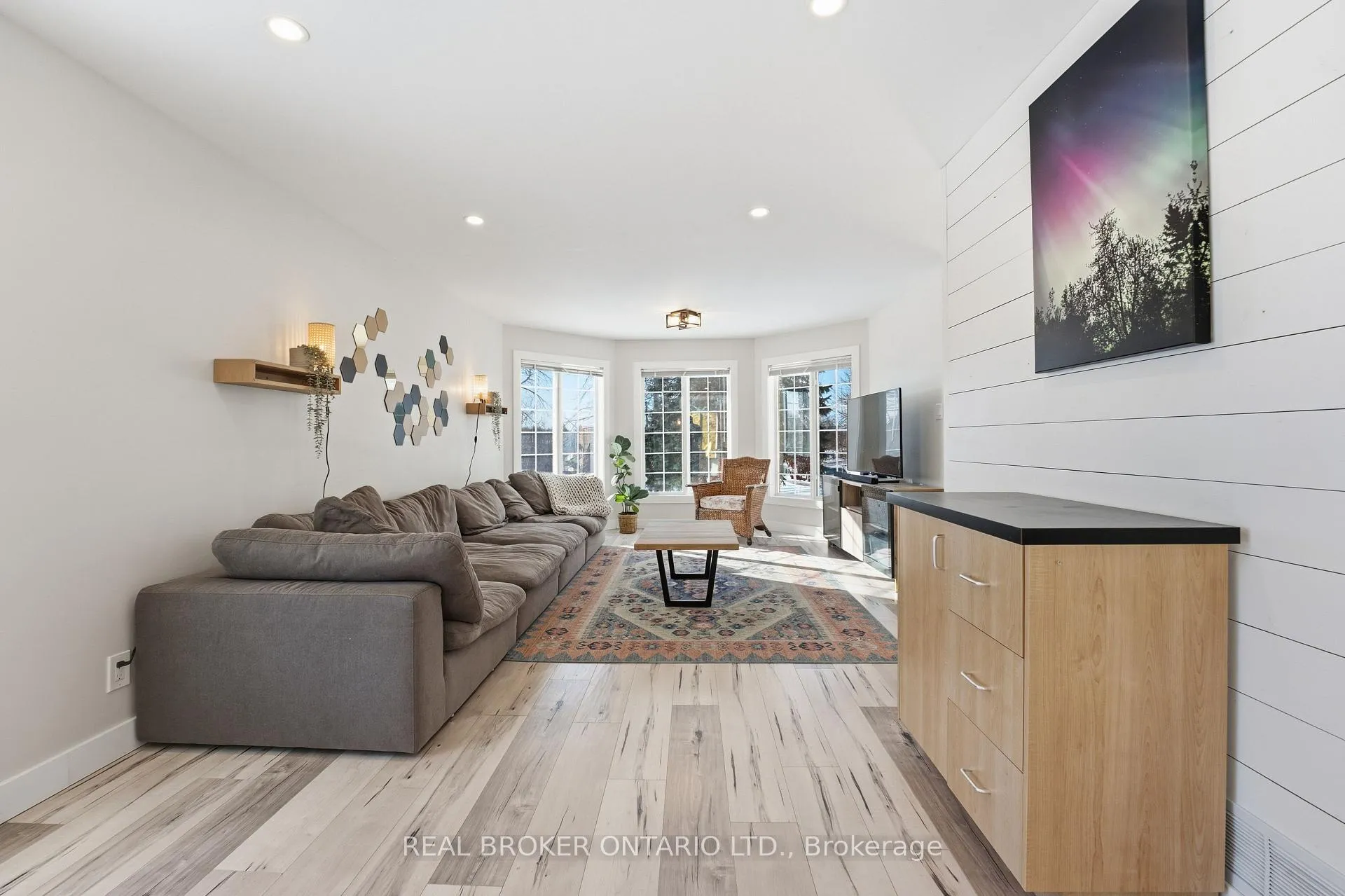 Photo 17 of 1391 Sutherland Drive, Ottawa, Manotick South to Roger Stevens — HOMEH