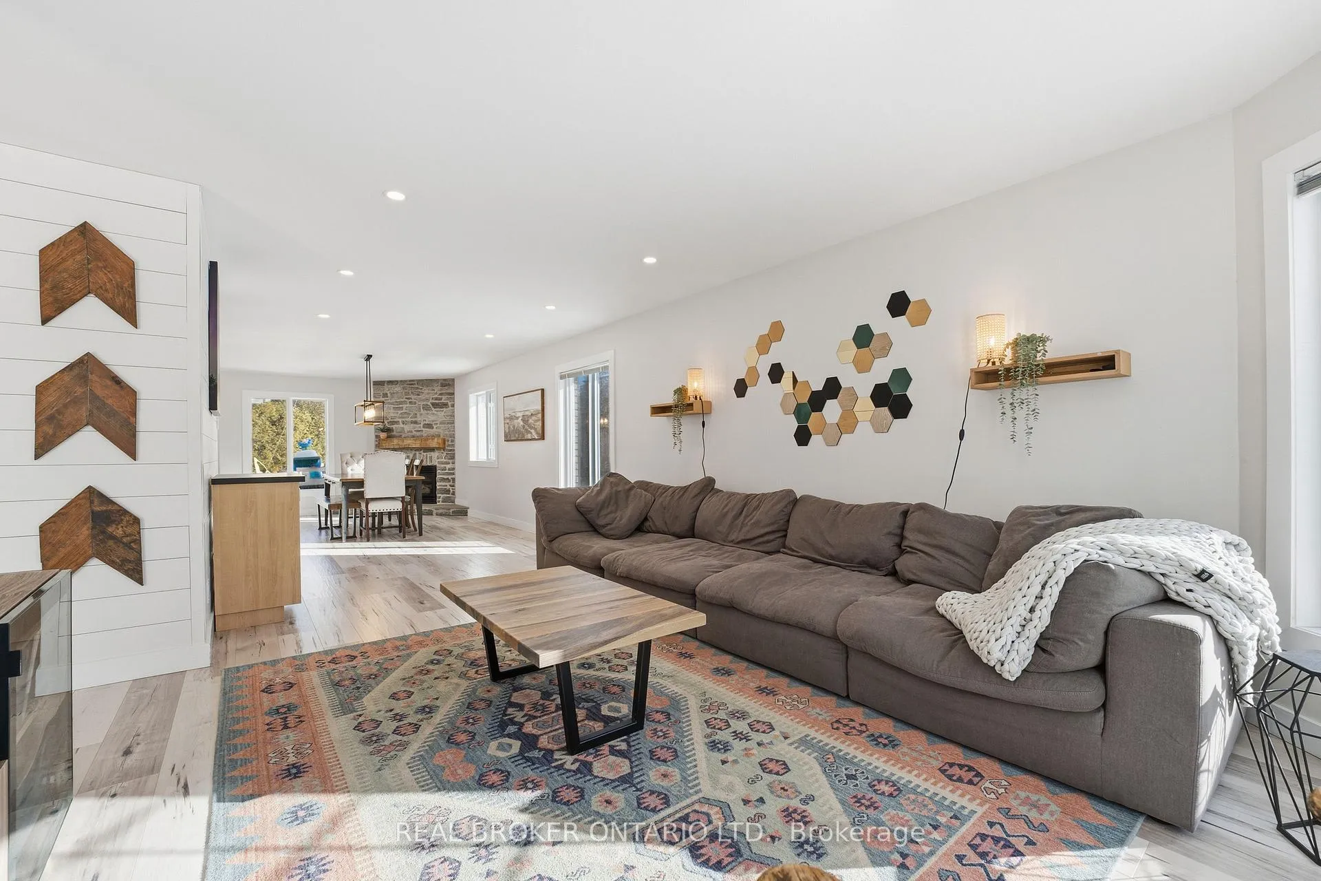 Photo 18 of 1391 Sutherland Drive, Ottawa, Manotick South to Roger Stevens — HOMEH