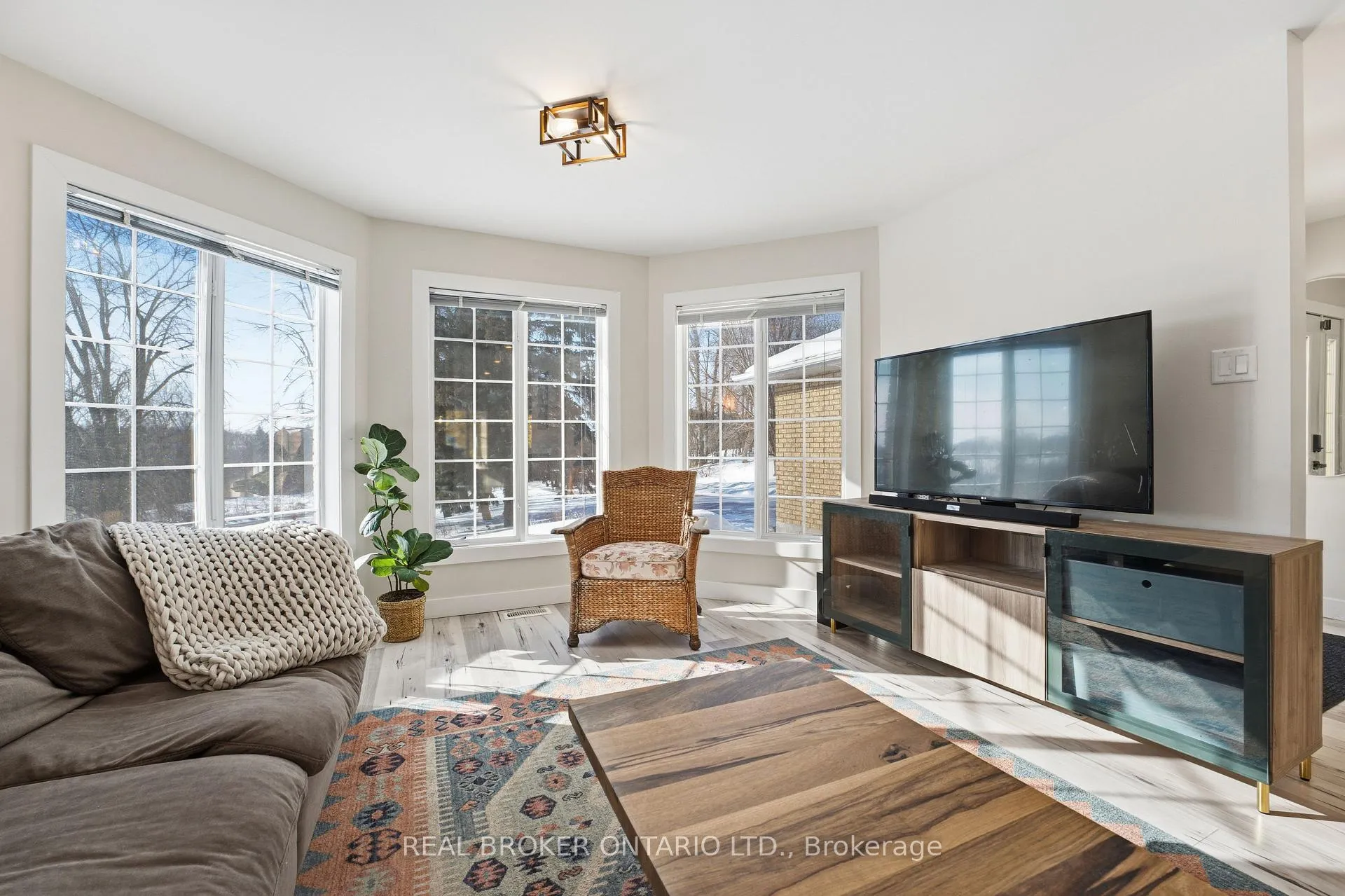 Photo 19 of 1391 Sutherland Drive, Ottawa, Manotick South to Roger Stevens — HOMEH