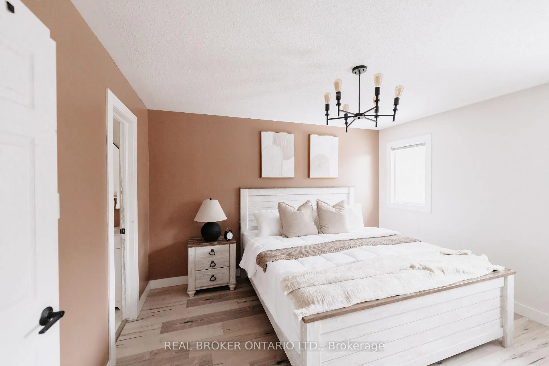 Photo 23 of 1391 Sutherland Drive, Ottawa, Manotick South to Roger Stevens — HOMEH
