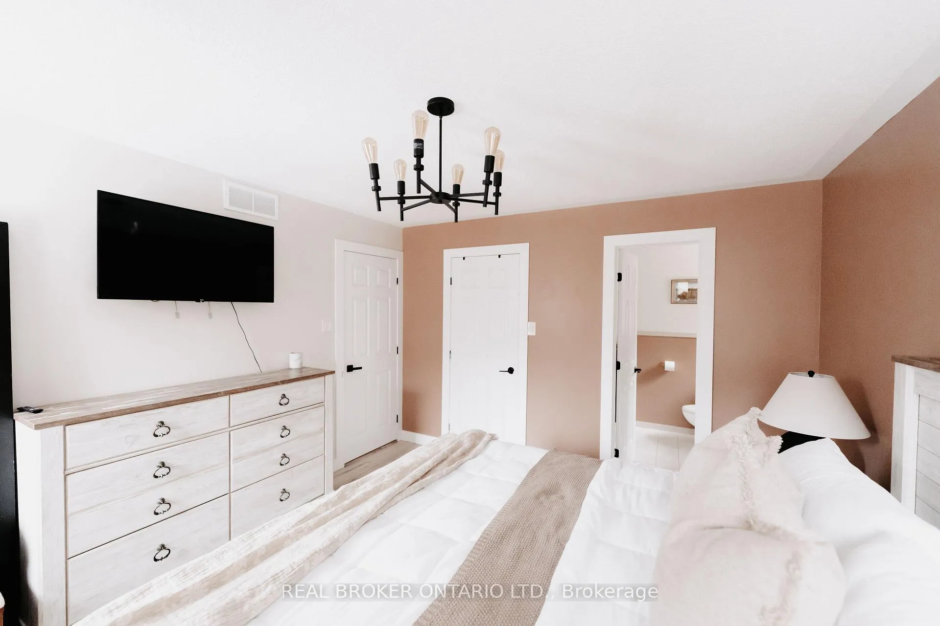 Photo 25 of 1391 Sutherland Drive, Ottawa, Manotick South to Roger Stevens — HOMEH