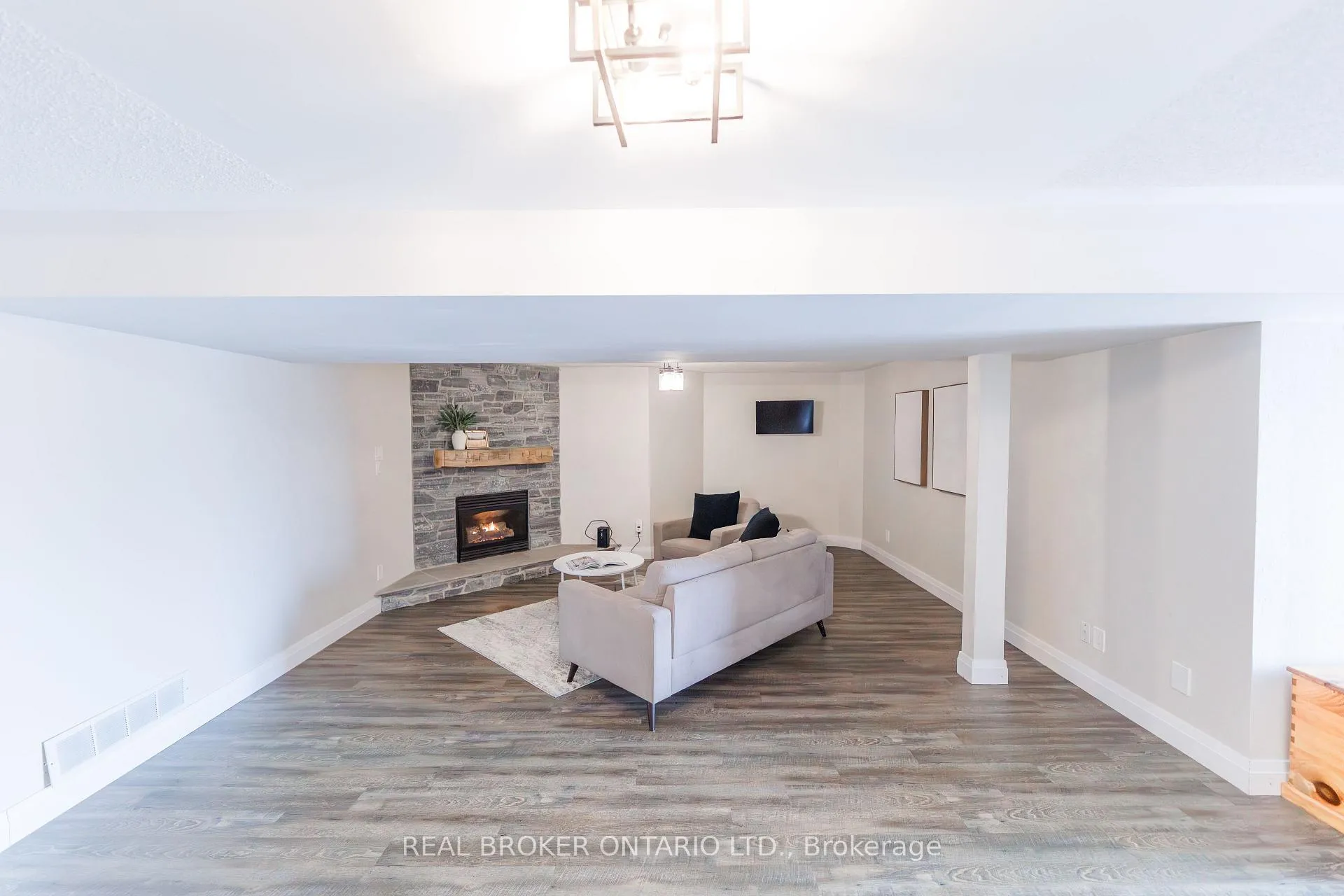 Photo 30 of 1391 Sutherland Drive, Ottawa, Manotick South to Roger Stevens — HOMEH