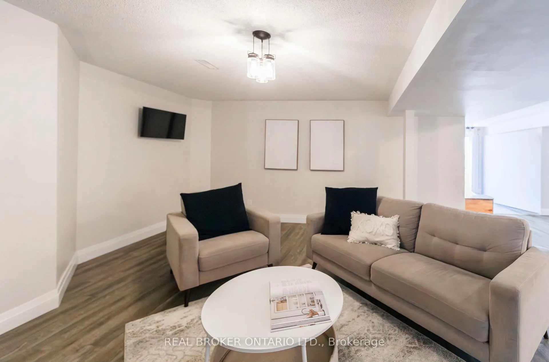 Photo 32 of 1391 Sutherland Drive, Ottawa, Manotick South to Roger Stevens — HOMEH