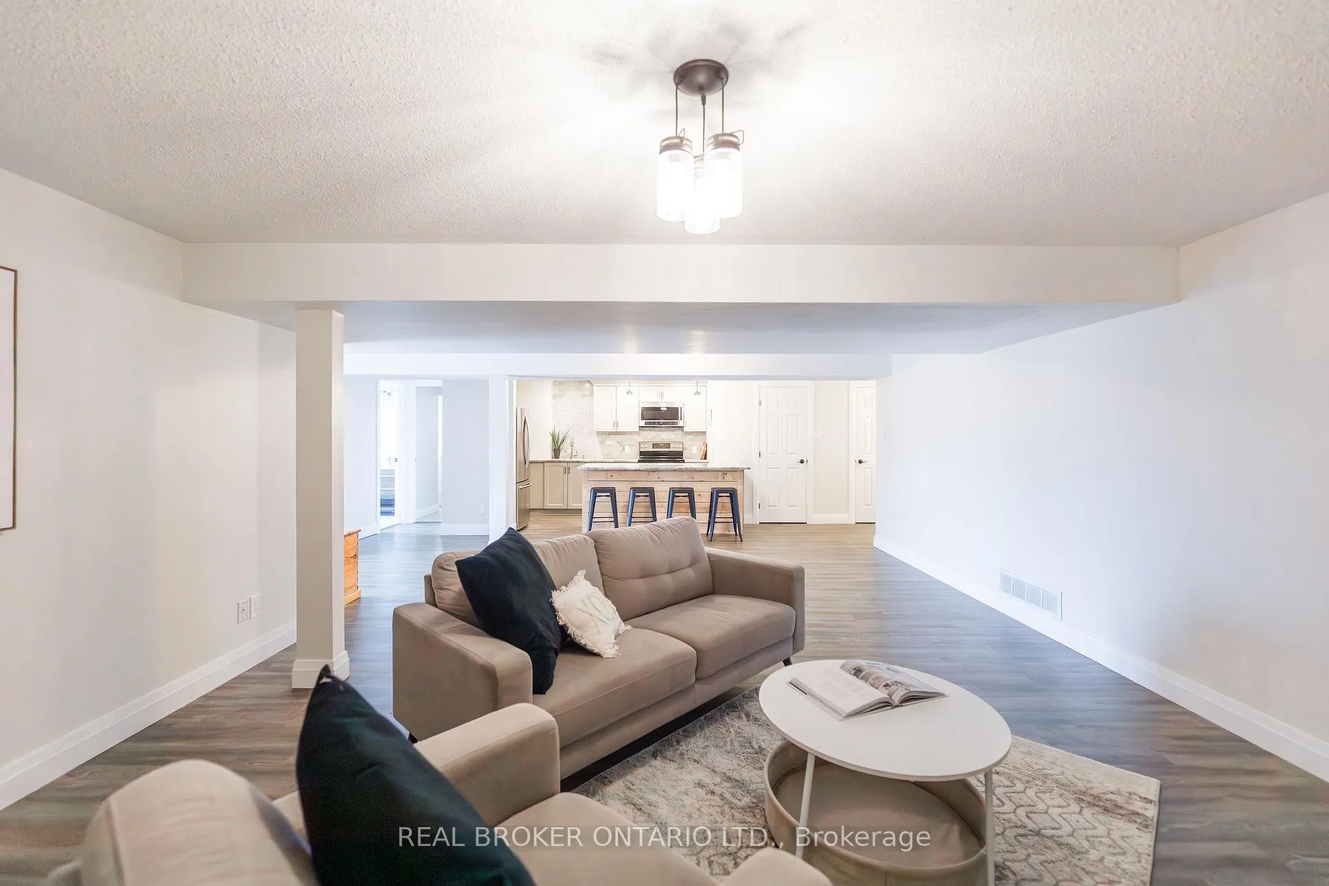 Photo 33 of 1391 Sutherland Drive, Ottawa, Manotick South to Roger Stevens — HOMEH
