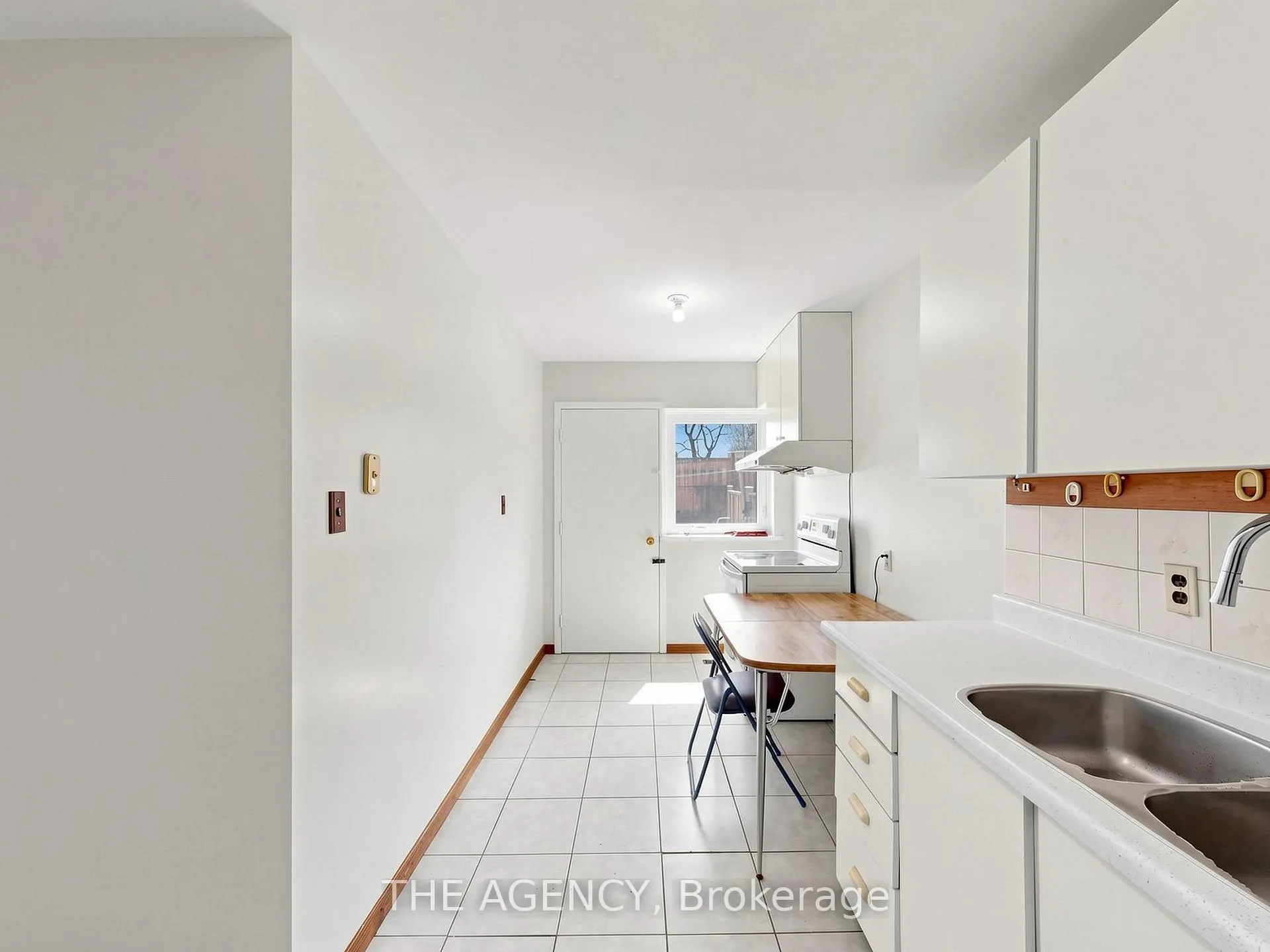 Photo 5 of Unit #33, 1559 Albion Road, Etobicoke, Mount Olive-Silverstone-Jamestown — HOMEH