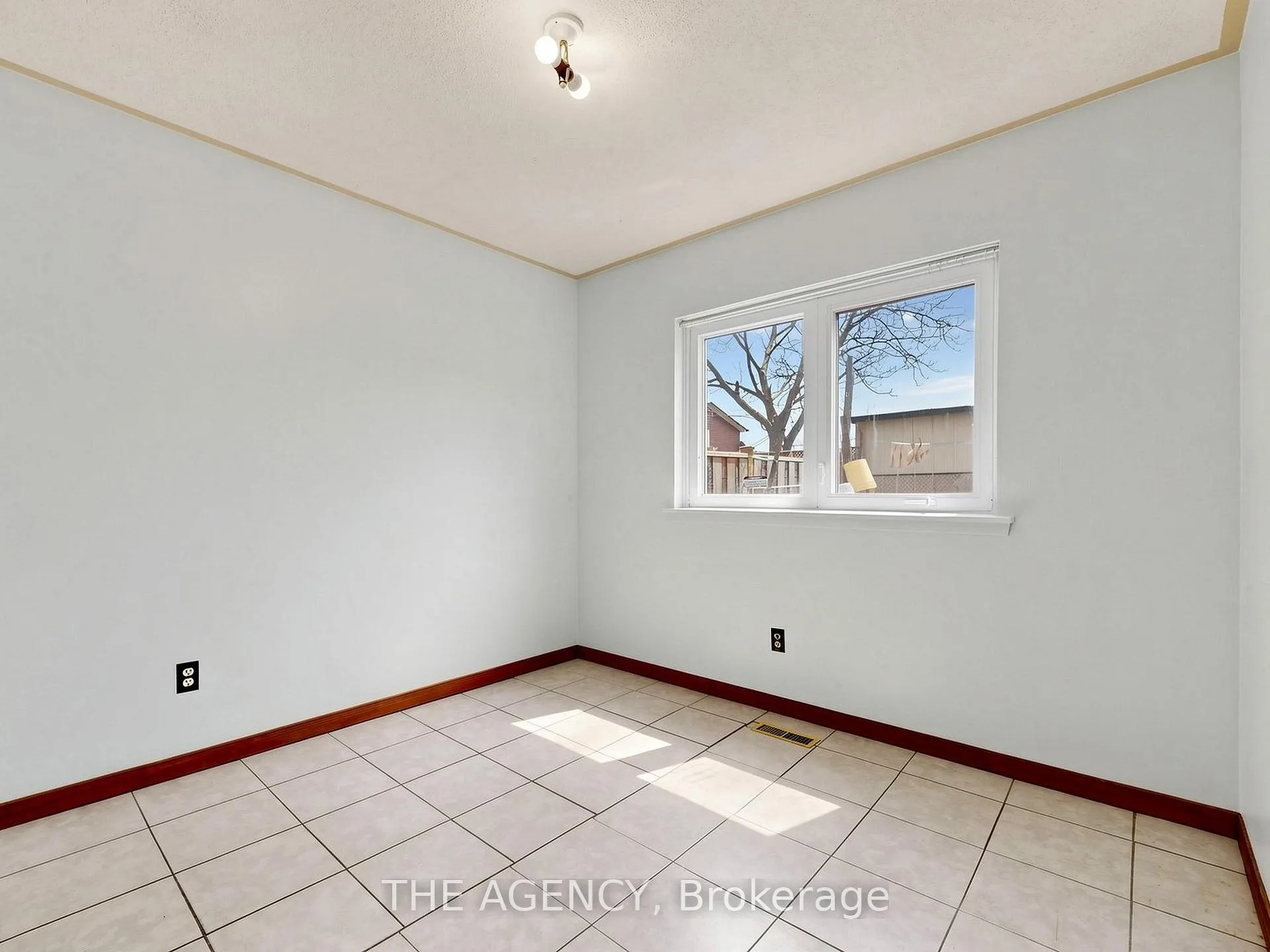Photo 8 of Unit #33, 1559 Albion Road, Etobicoke, Mount Olive-Silverstone-Jamestown — HOMEH