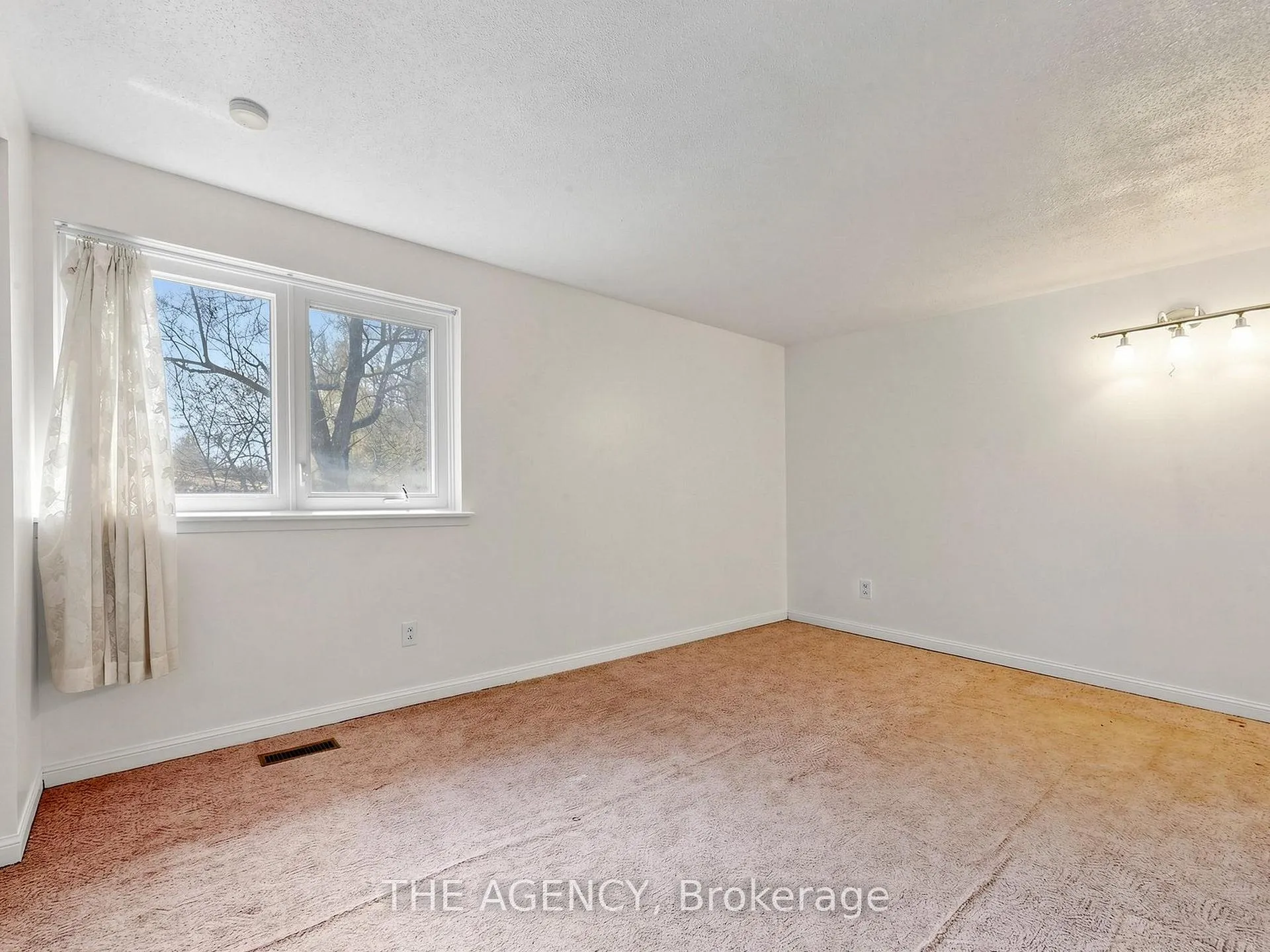 Photo 11 of Unit #33, 1559 Albion Road, Etobicoke, Mount Olive-Silverstone-Jamestown — HOMEH